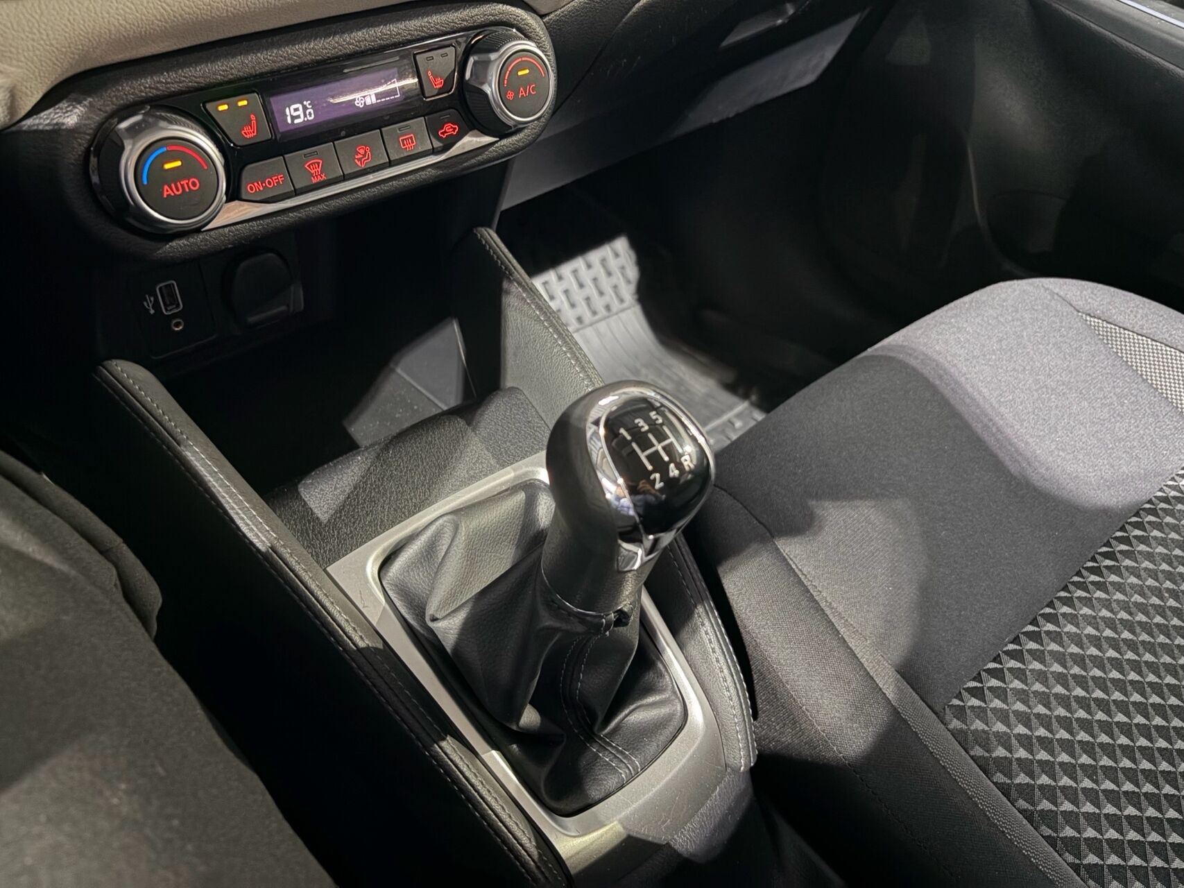 Billede af Nissan Micra 1,0 Acenta Convenience 92HK 5d