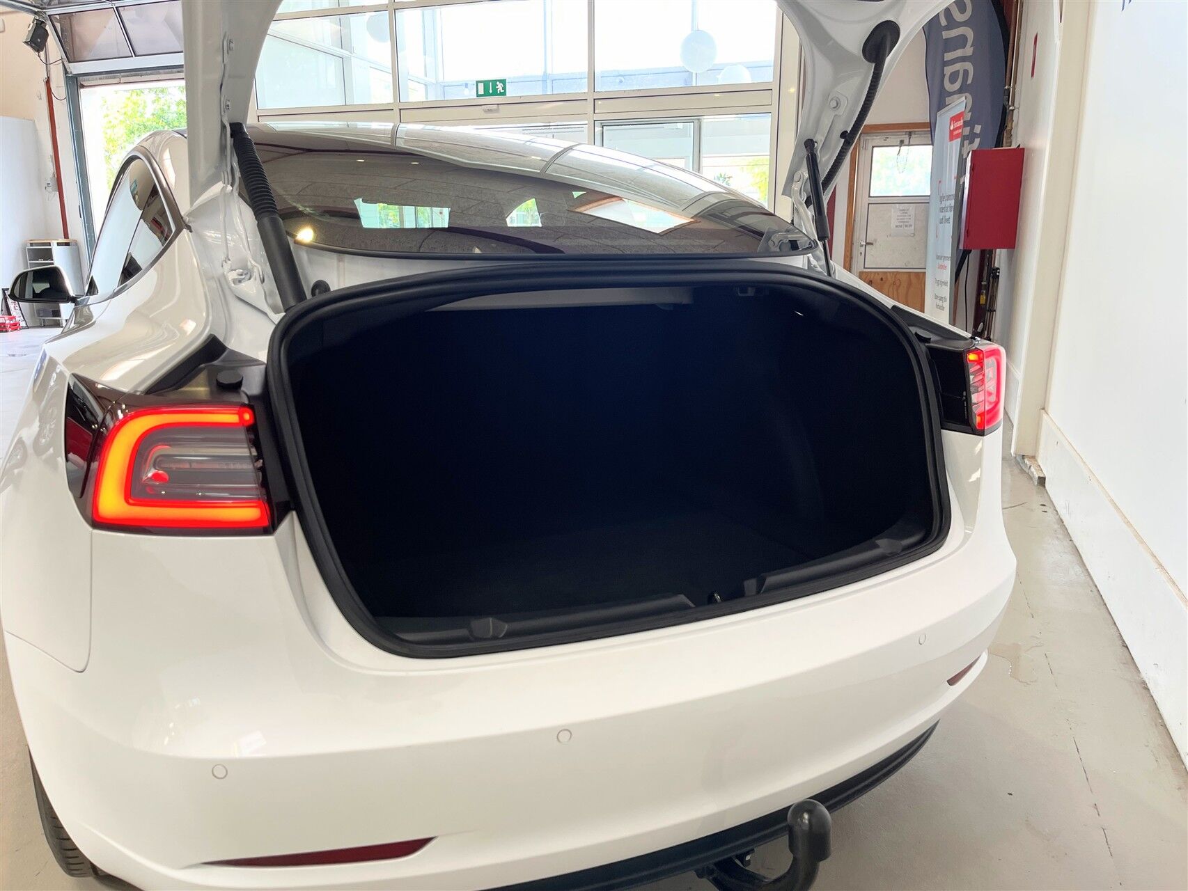 Billede af Tesla Model 3 EL Standard Range Plus 325HK Aut.