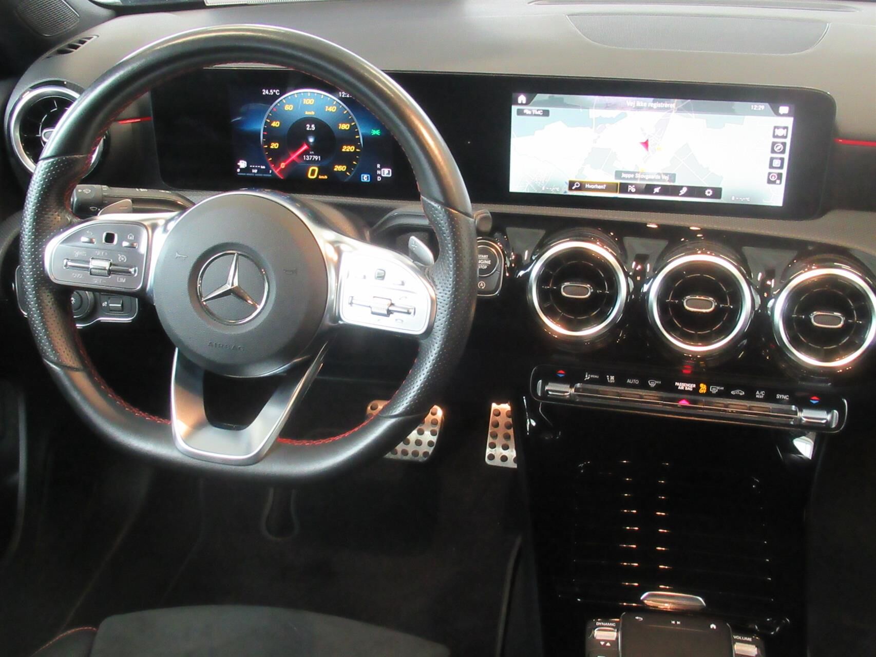 Billede af Mercedes-Benz A200 d 2,0 CDI AMG Line 8G-DCT 150HK 8g Aut.