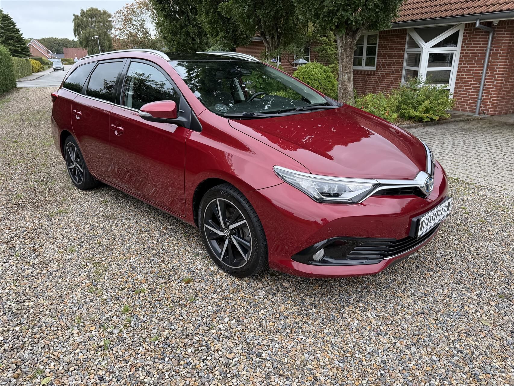 Billede af Toyota Auris Touring Sports 1,8 Hybrid Spirit 136HK Stc Aut.