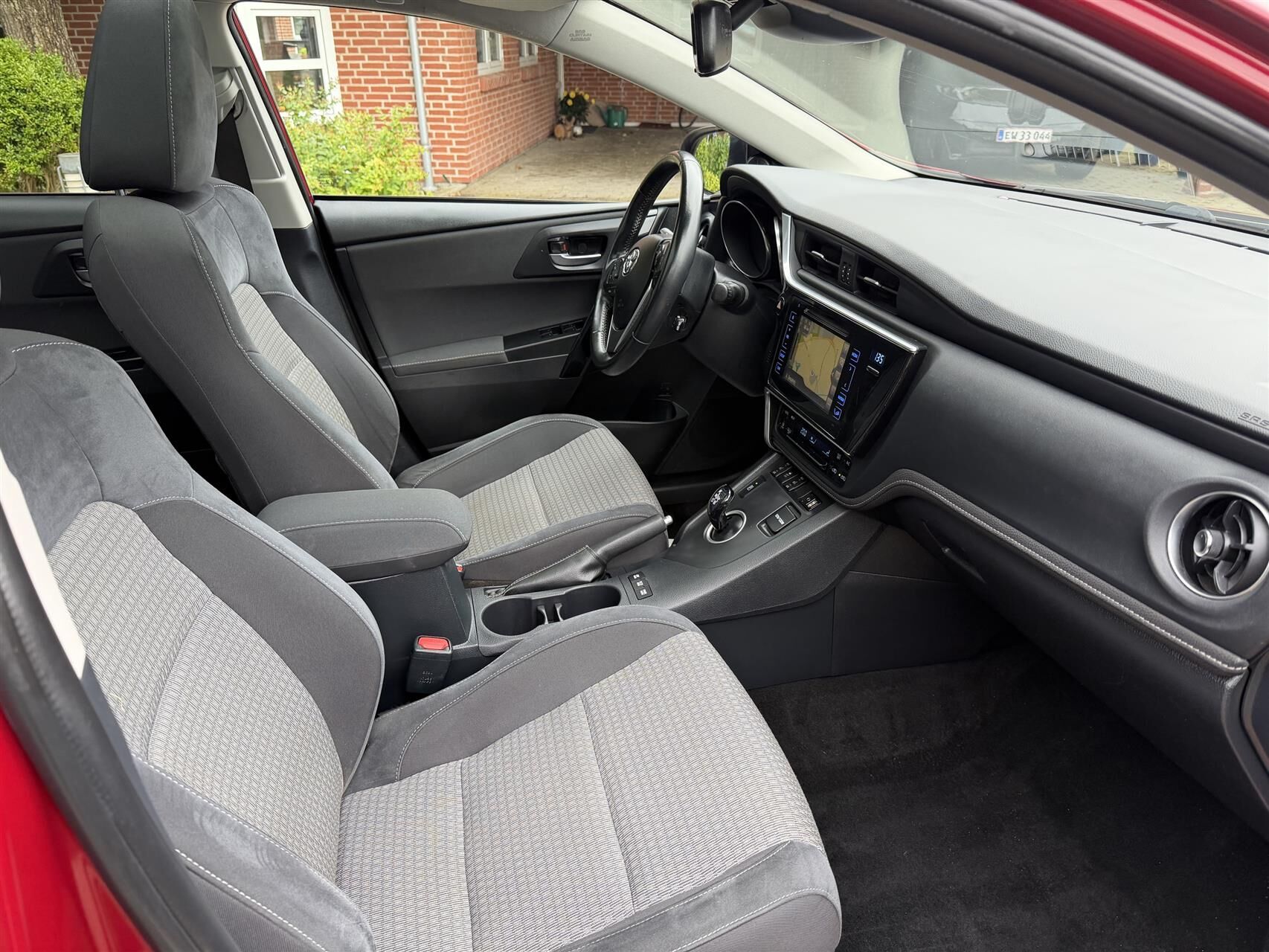 Billede af Toyota Auris Touring Sports 1,8 Hybrid Spirit 136HK Stc Aut.