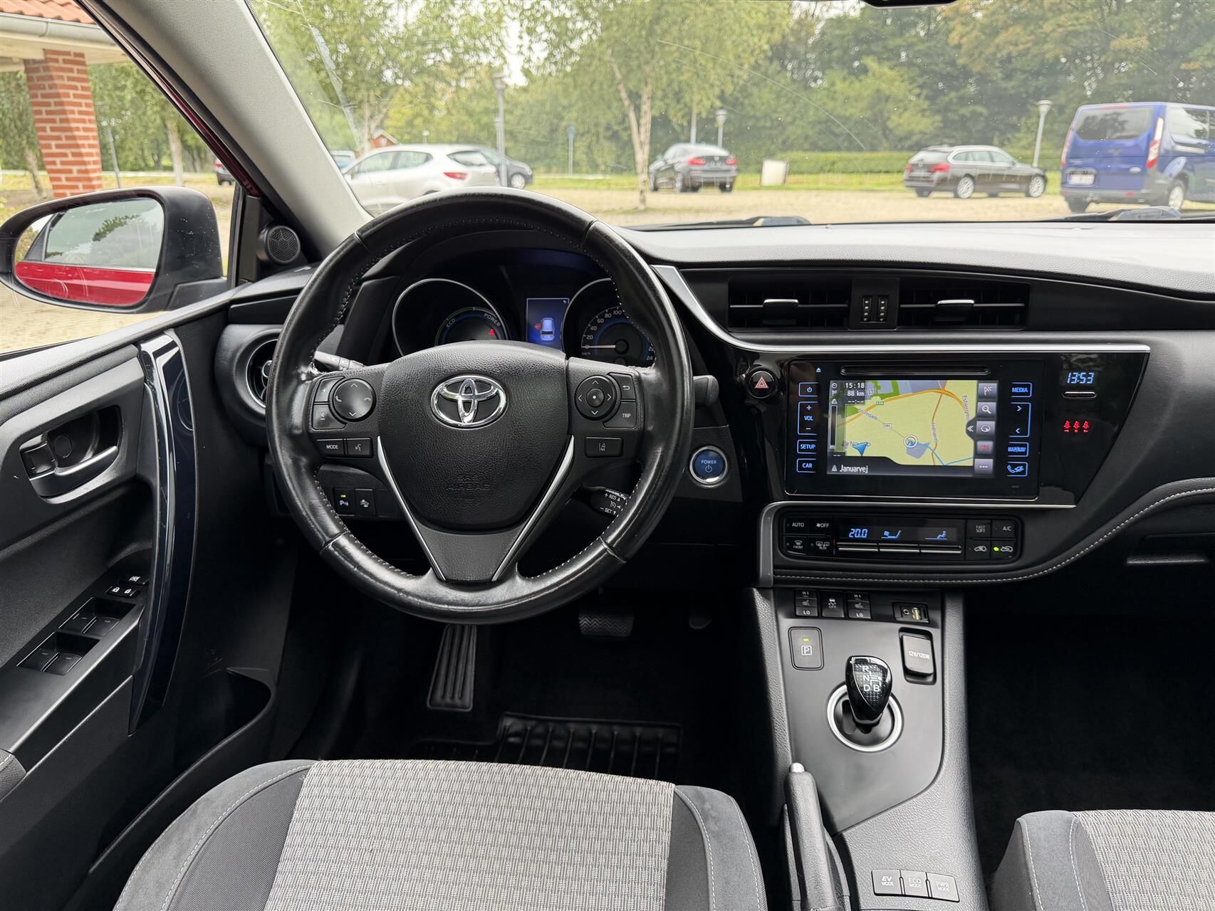 Billede af Toyota Auris Touring Sports 1,8 Hybrid Spirit 136HK Stc Aut.