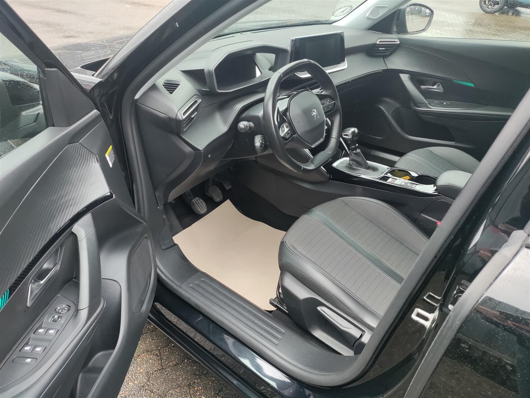 Billede af Peugeot 2008 1,2 PureTech Selection Sport 130HK 5d
