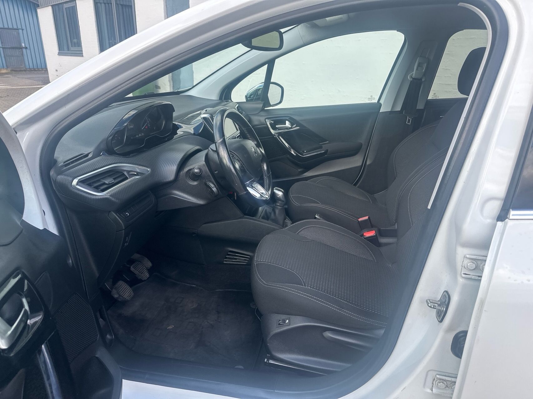 Billede af Peugeot 208 1,2 VTi Allure 82HK 5d