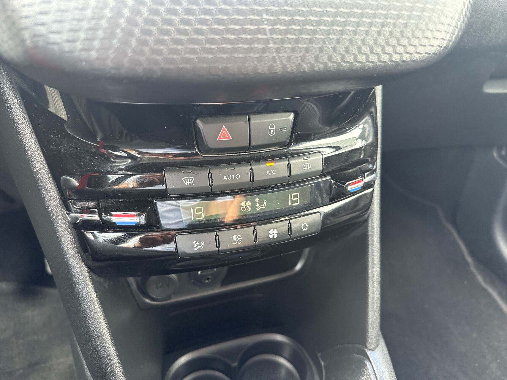 Billede af Peugeot 208 1,2 VTi Allure 82HK 5d