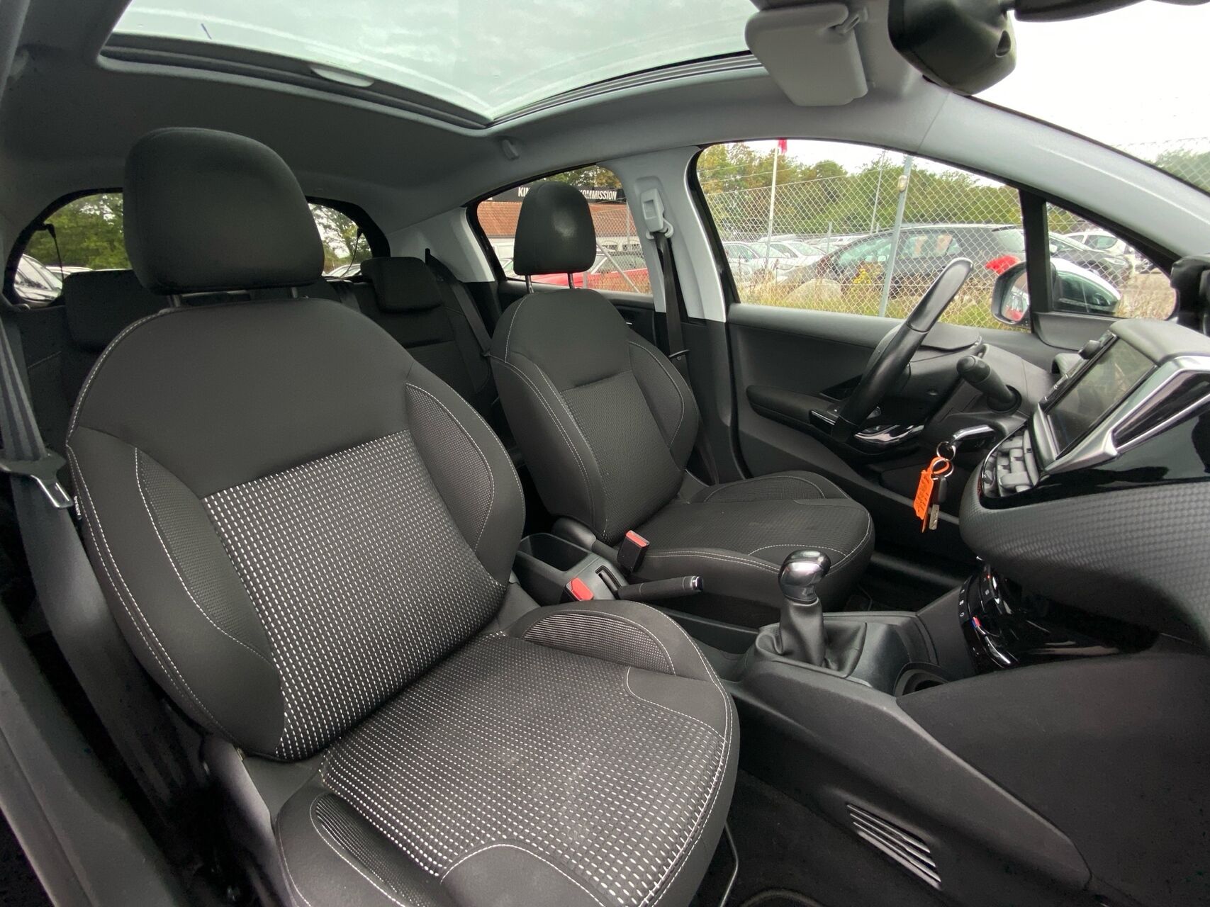 Billede af Peugeot 208 1,2 PureTech Selection Sky 82HK 5d