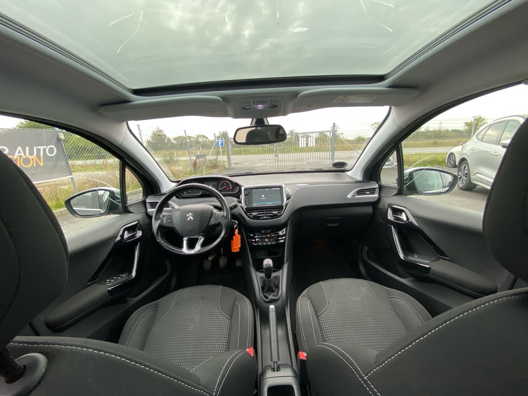 Billede af Peugeot 208 1,2 PureTech Selection Sky 82HK 5d