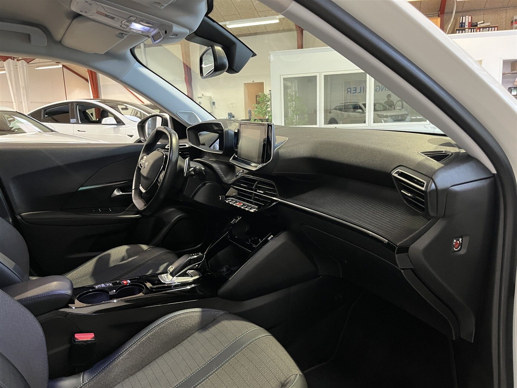 Billede af Peugeot 2008 1,2 PureTech Sportium EAT8 130HK 5d 8g Aut.