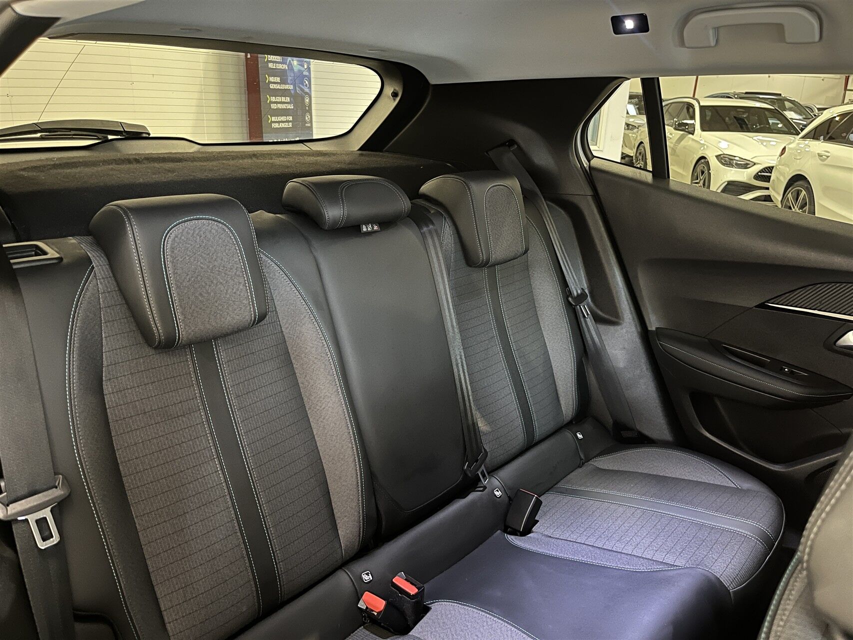 Billede af Peugeot 2008 1,2 PureTech Sportium EAT8 130HK 5d 8g Aut.