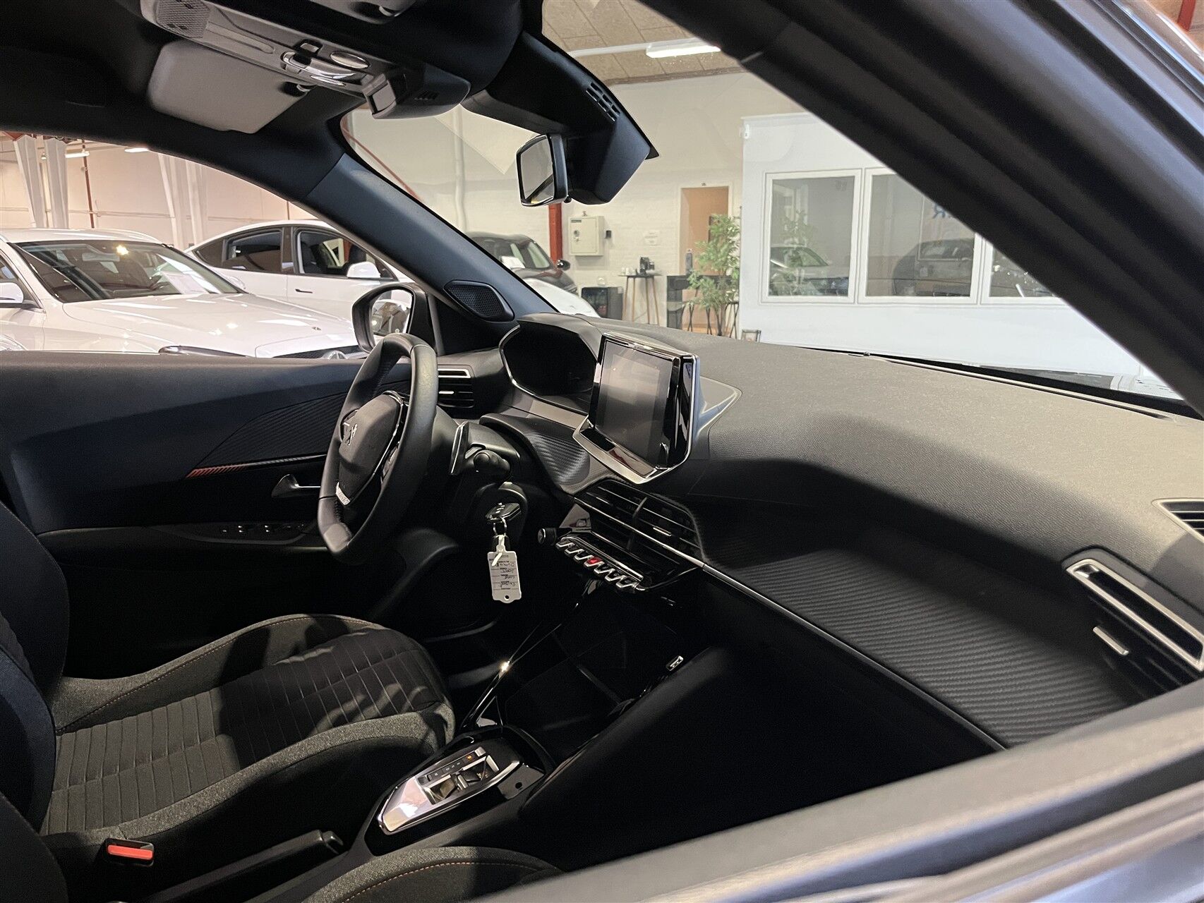 Billede af Peugeot 2008 1,2 PureTech Vision Pack EAT8 130HK 5d 8g Aut.