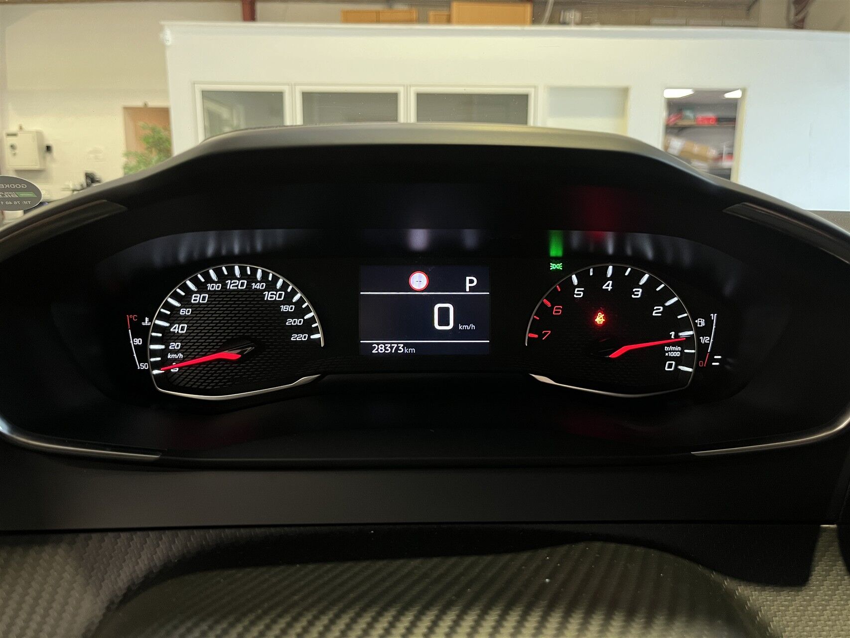 Billede af Peugeot 2008 1,2 PureTech Vision Pack EAT8 130HK 5d 8g Aut.