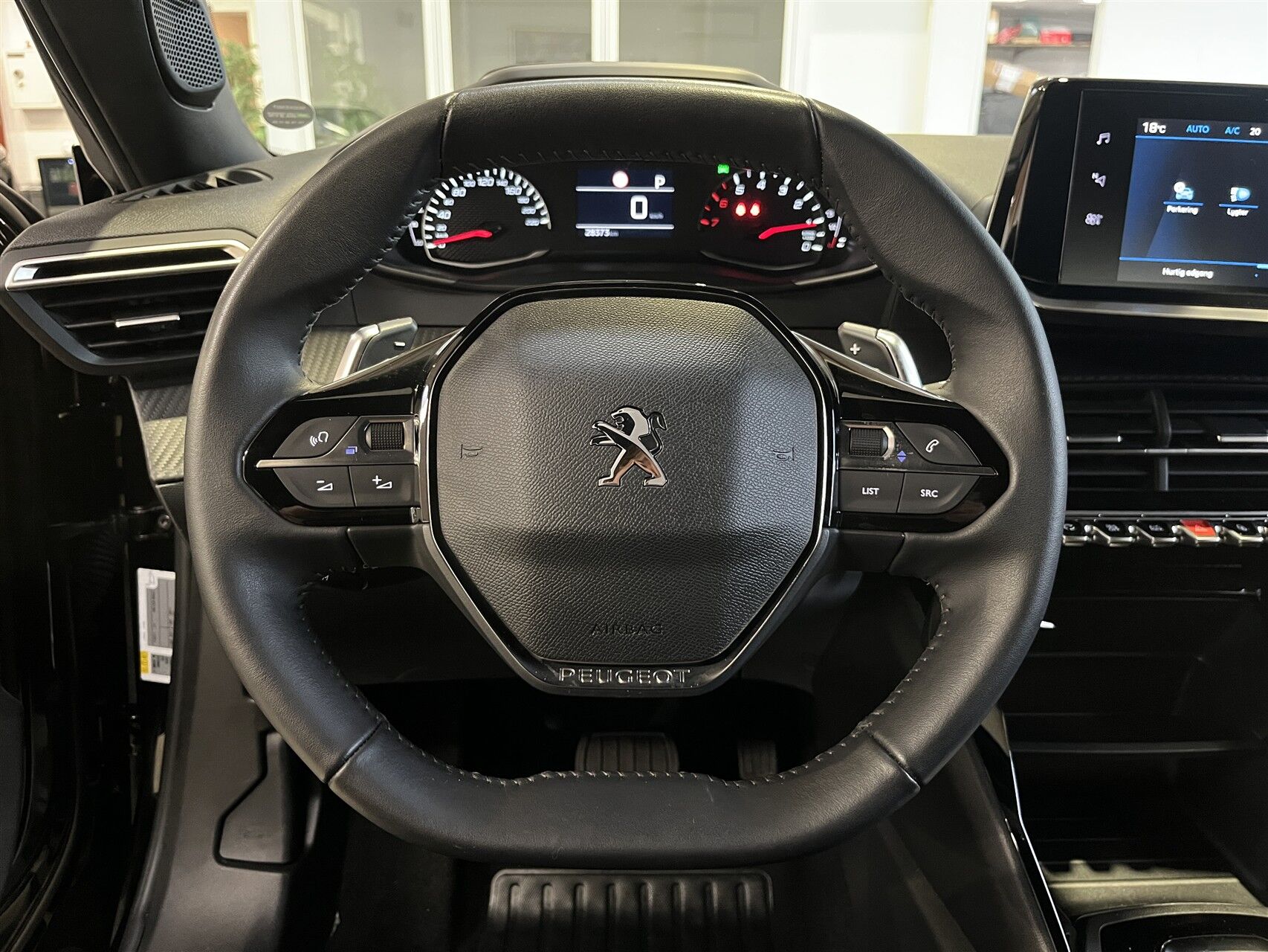 Billede af Peugeot 2008 1,2 PureTech Vision Pack EAT8 130HK 5d 8g Aut.