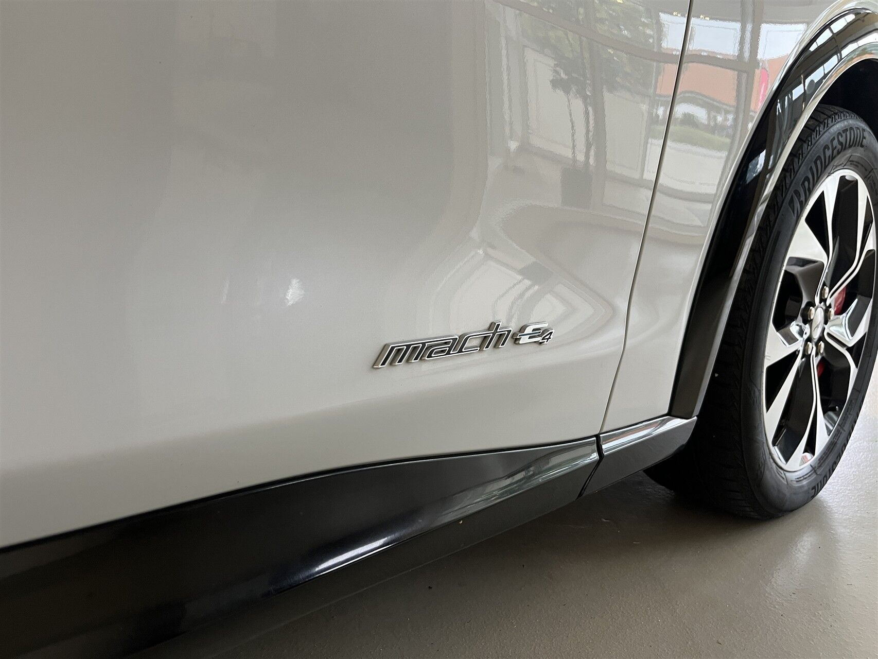 Billede af Ford Mustang Mach-E EL SR Premium AWD 371HK 5d Aut.