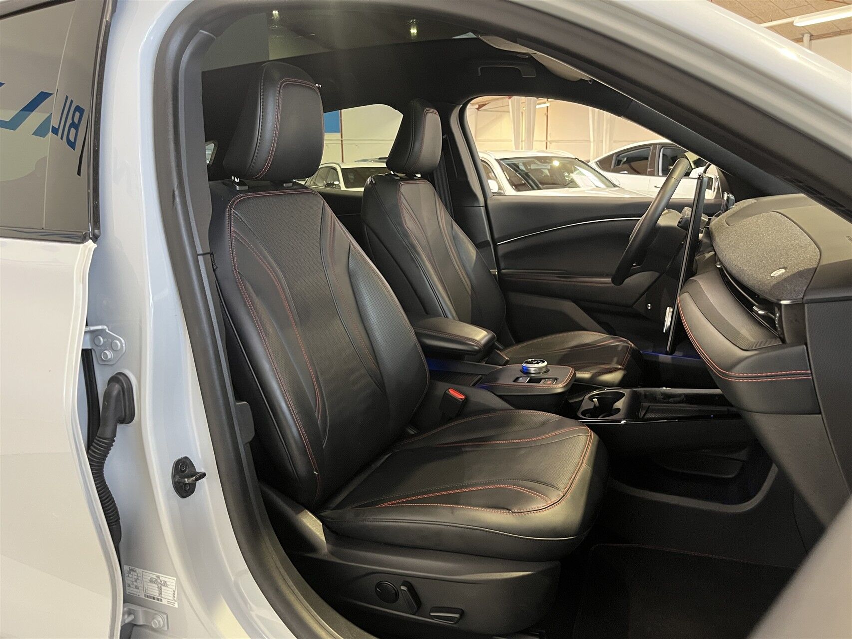 Billede af Ford Mustang Mach-E EL SR Premium AWD 371HK 5d Aut.
