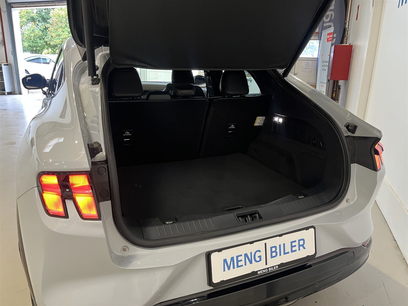 Billede af Ford Mustang Mach-E EL SR Premium AWD 371HK 5d Aut.