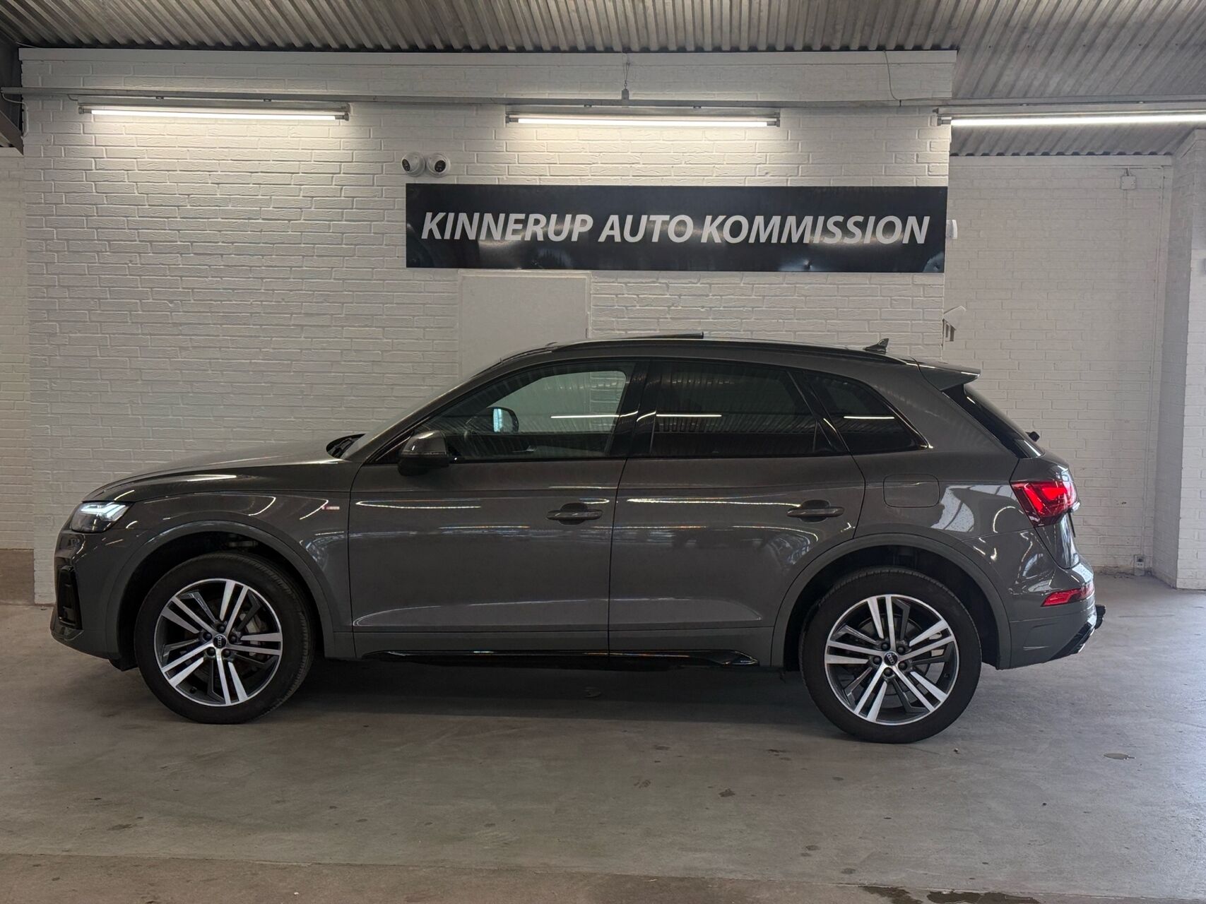Billede af Audi Q5 2,0 50 TFSI e  Plugin-hybrid S Line Quattro S Tron 299HK 5d 7g Aut.