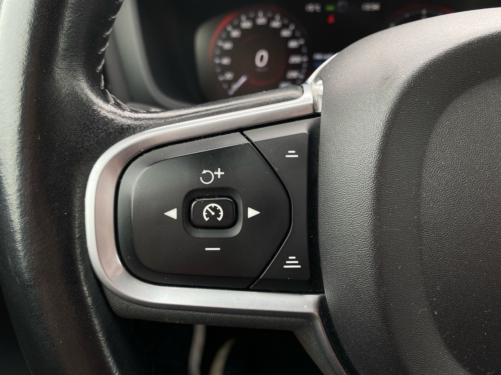 Billede af Volvo V60 2,0 D4 Momentum 190HK Stc 8g Aut.