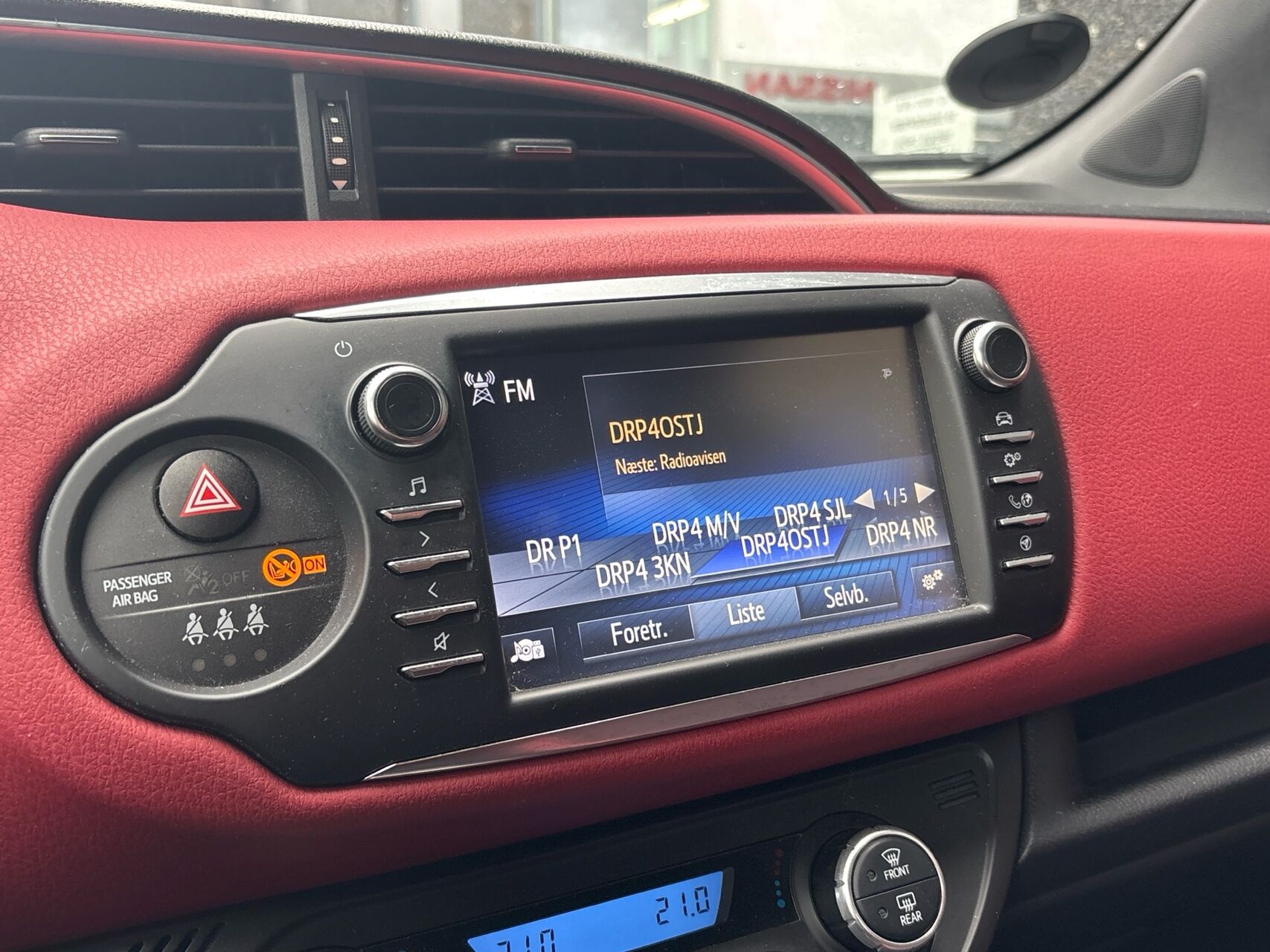 Billede af Toyota Yaris 1,5 Hybrid Flavour RØD E-CVT 100HK 5d Trinl. Gear