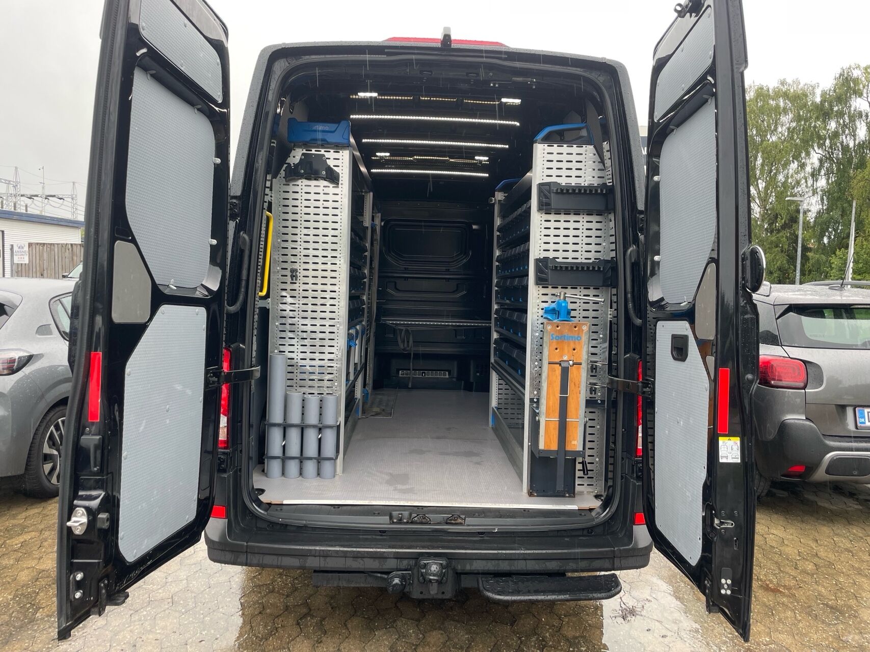 Billede af VW Crafter 35 L3H3 2,0 TDI SCR 177HK Van Aut. 