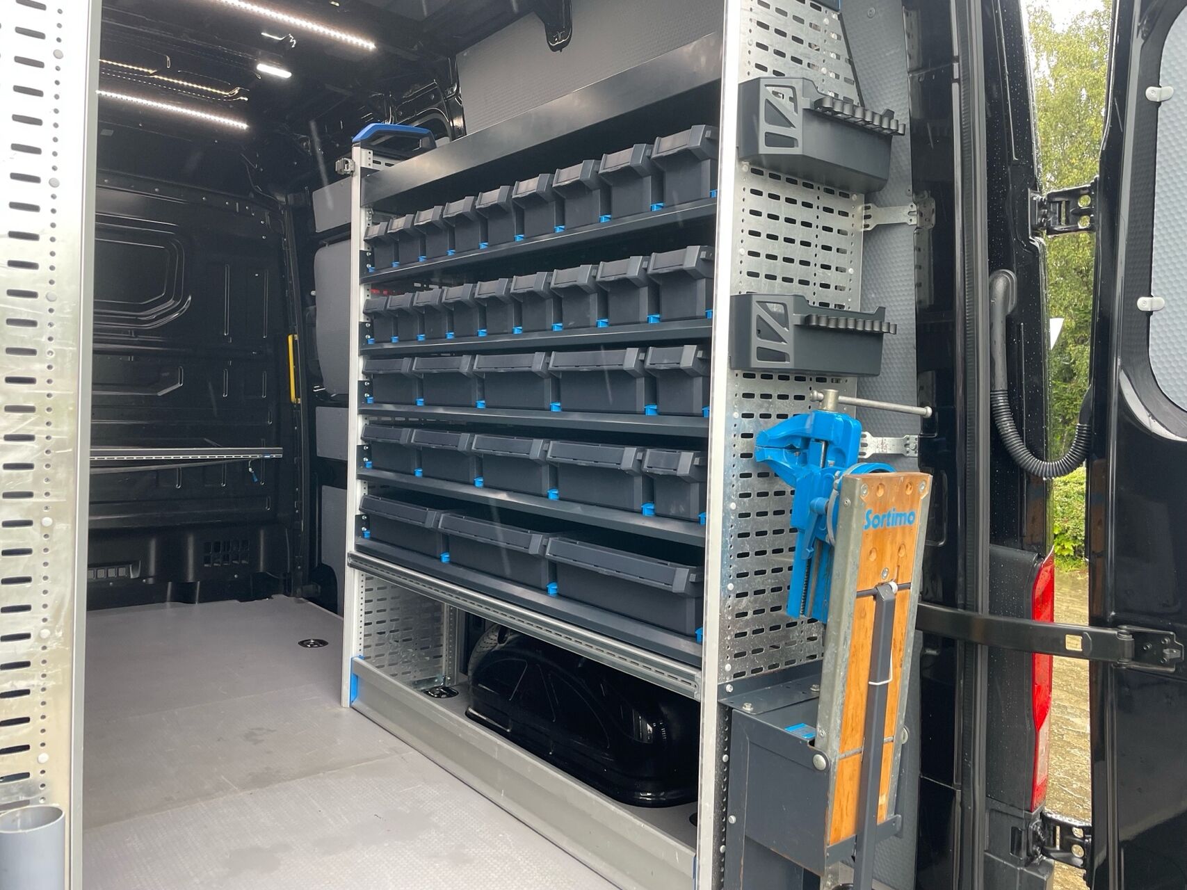 Billede af VW Crafter 35 L3H3 2,0 TDI SCR 177HK Van Aut. 