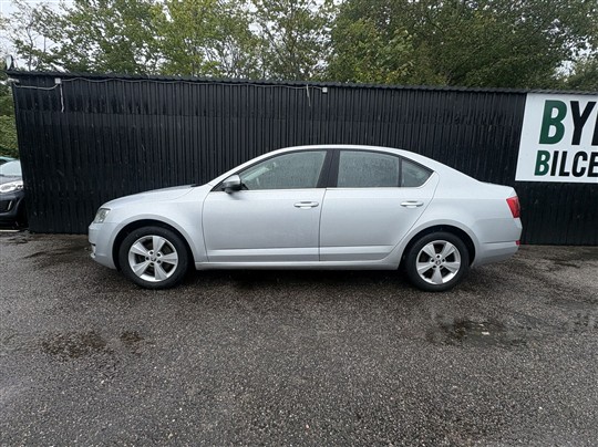 Skoda Octavia 1,6 TDI Common Rail DPF Elegance DSG 105HK 5d 7g Aut.