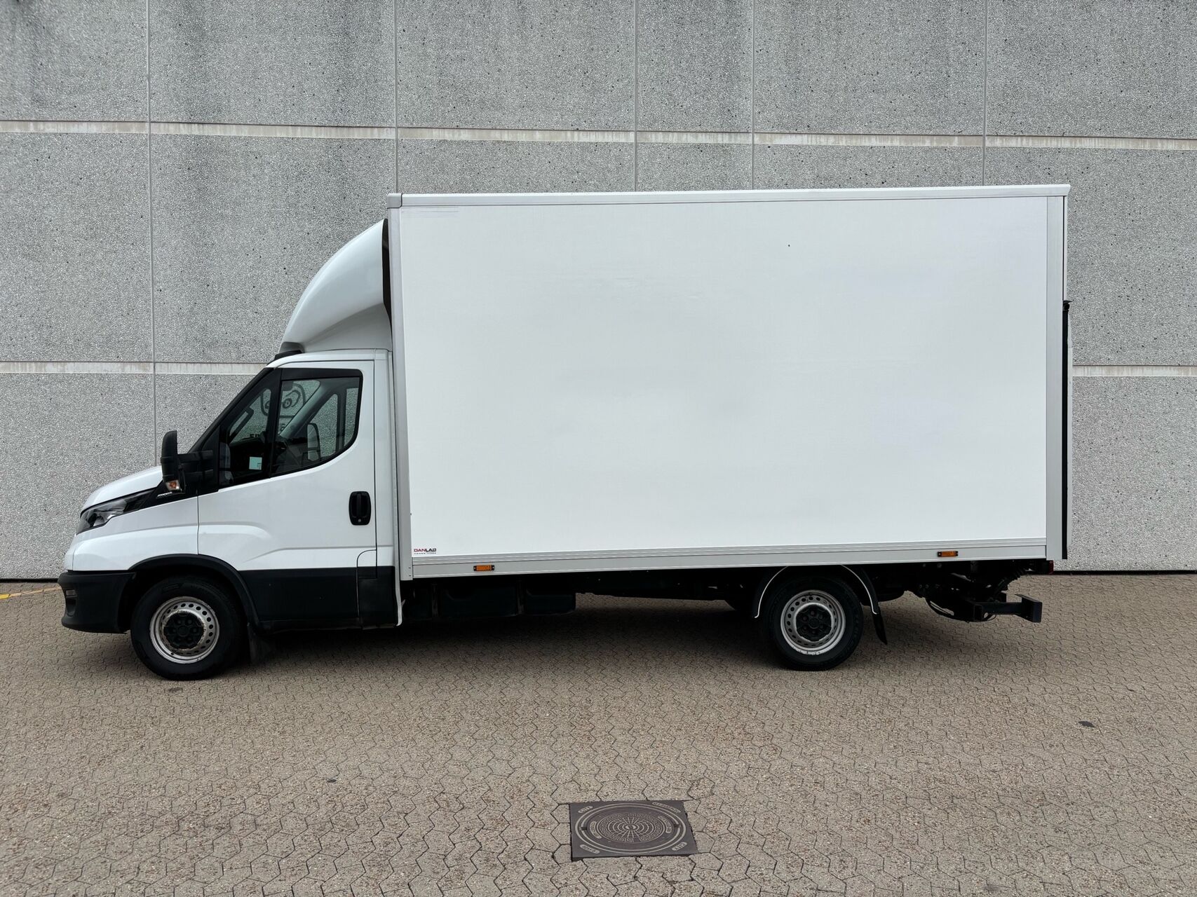 Billede af Iveco Daily 35S18 4200mm 3,0 D 180HK Ladv./Chas. 8g Aut.