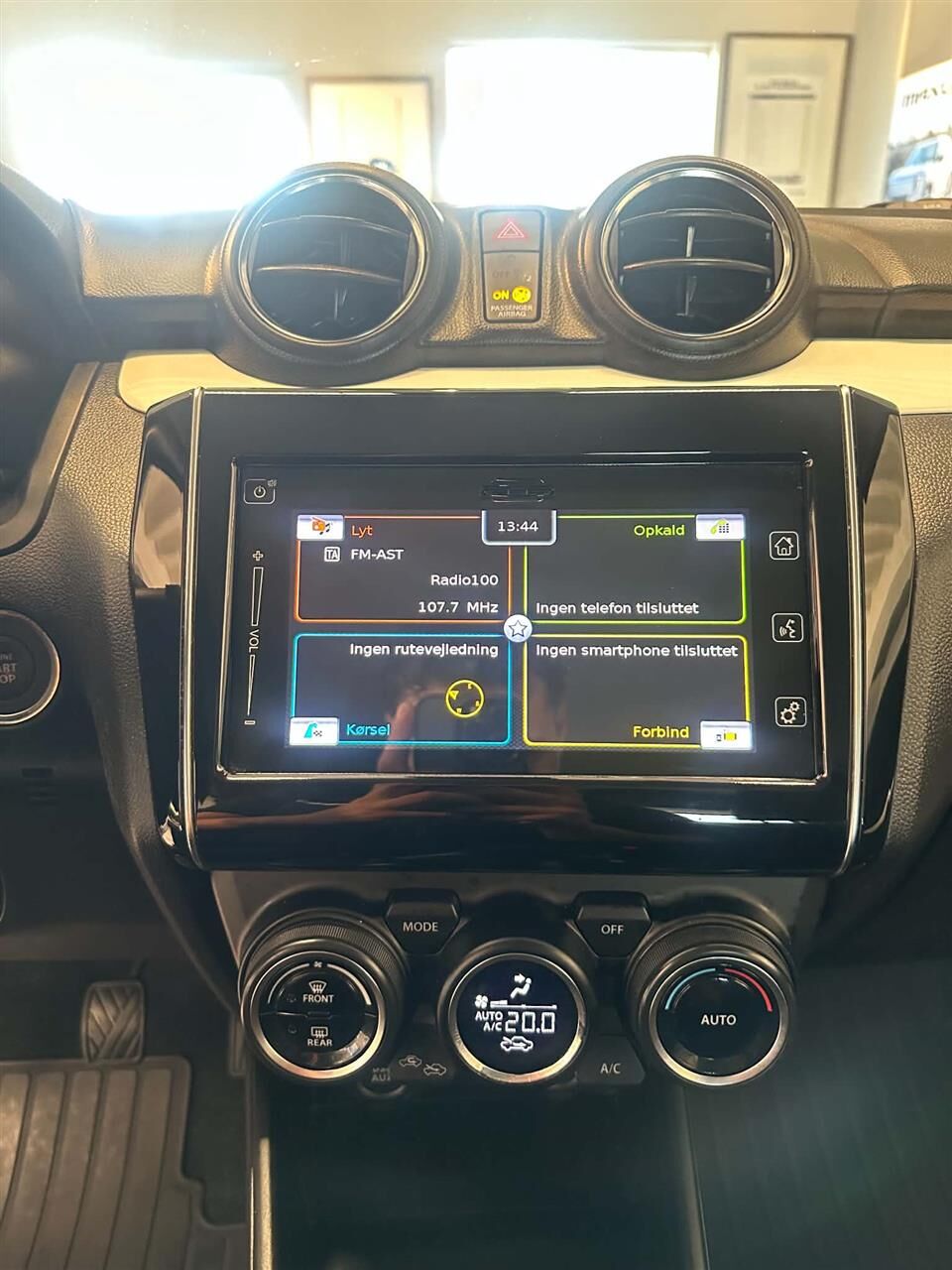 Billede af Suzuki Swift 1,2 Dualjet  Mild hybrid Exclusive Xtra 90HK 5d