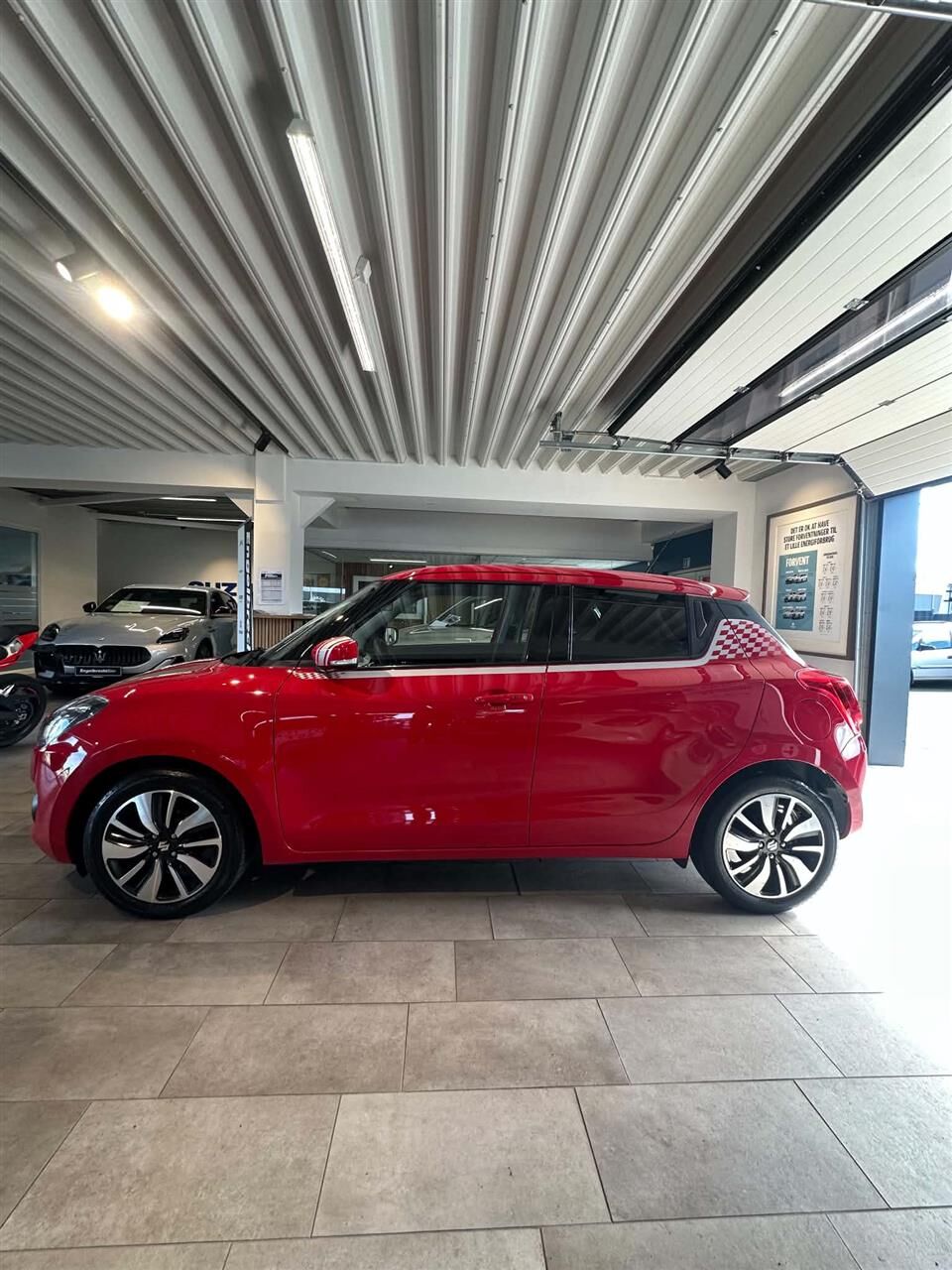 Billede af Suzuki Swift 1,2 Dualjet  Mild hybrid Exclusive Xtra 90HK 5d