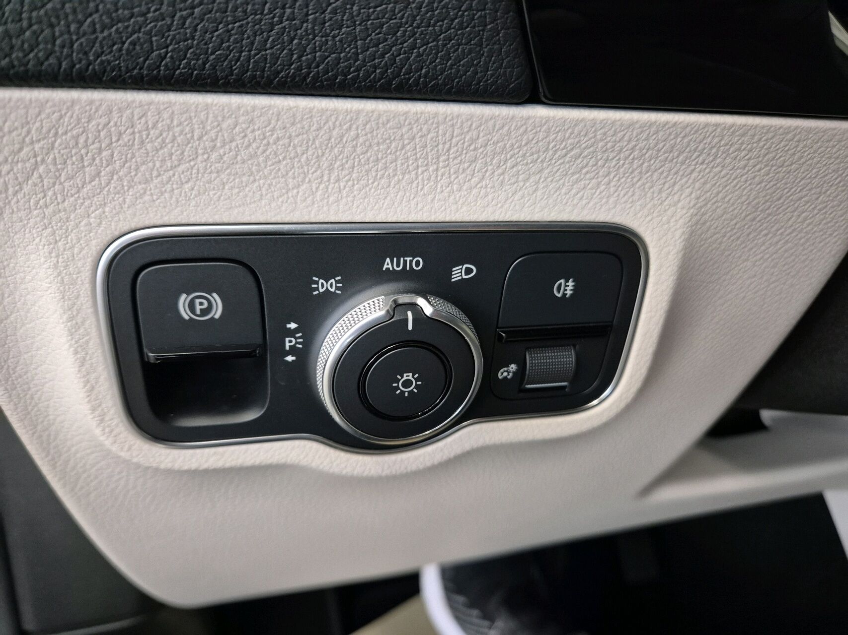 Billede af Mercedes-Benz EQA 350 EL 4Matic 292HK 5d Aut.