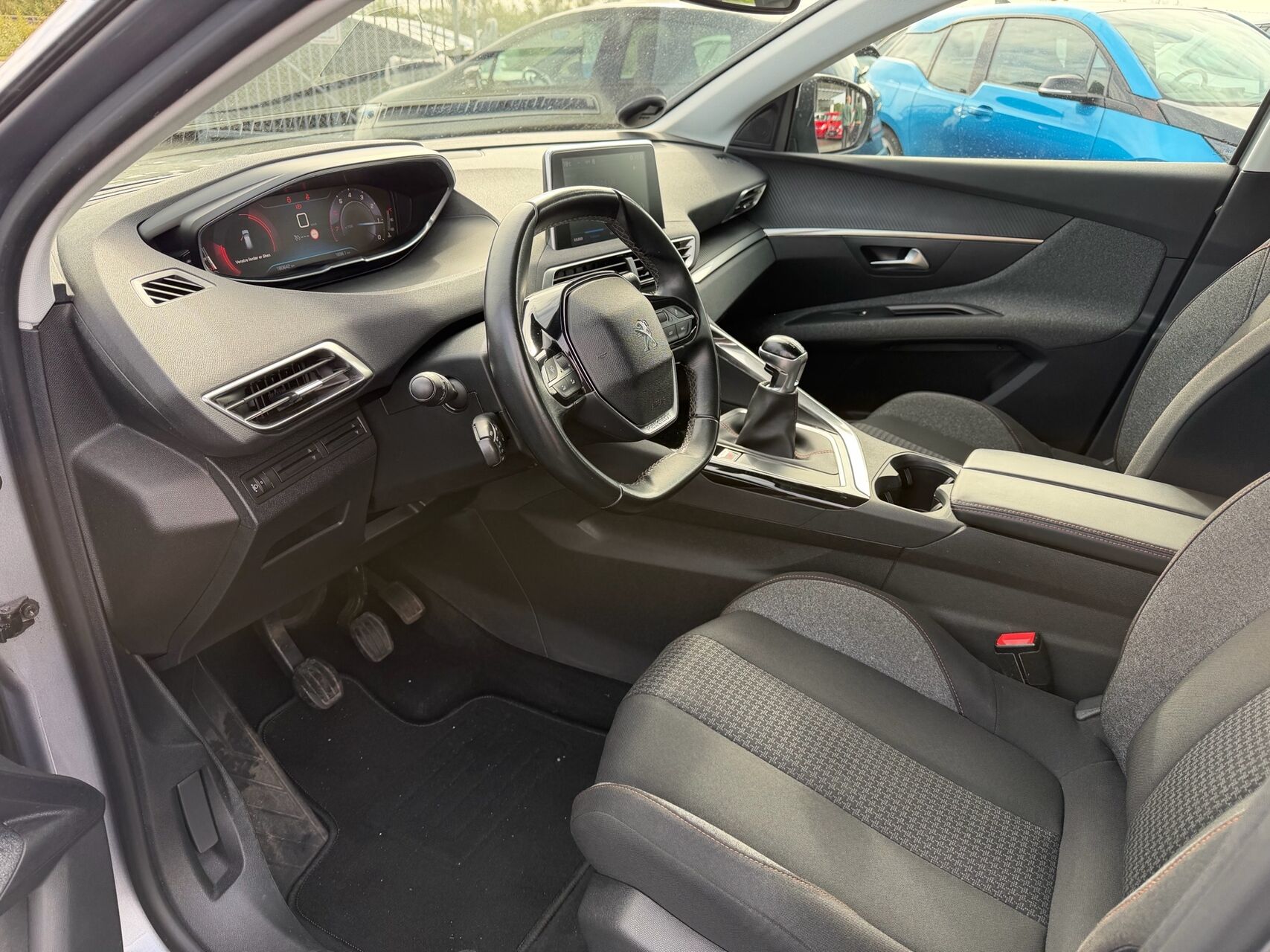 Billede af Peugeot 3008 1,2 PureTech Strike 130HK 5d 6g