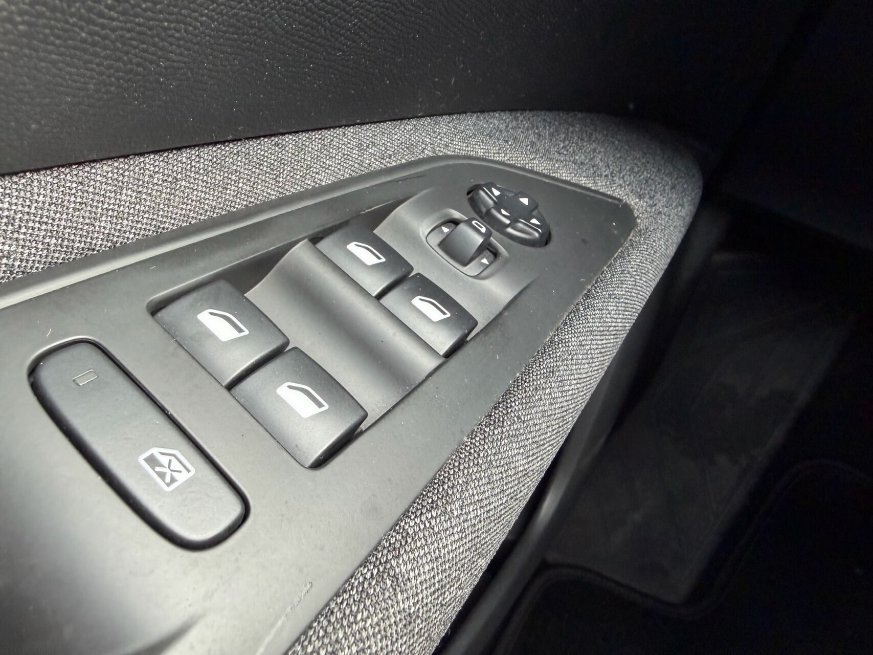 Billede af Peugeot 3008 1,2 PureTech Strike 130HK 5d 6g
