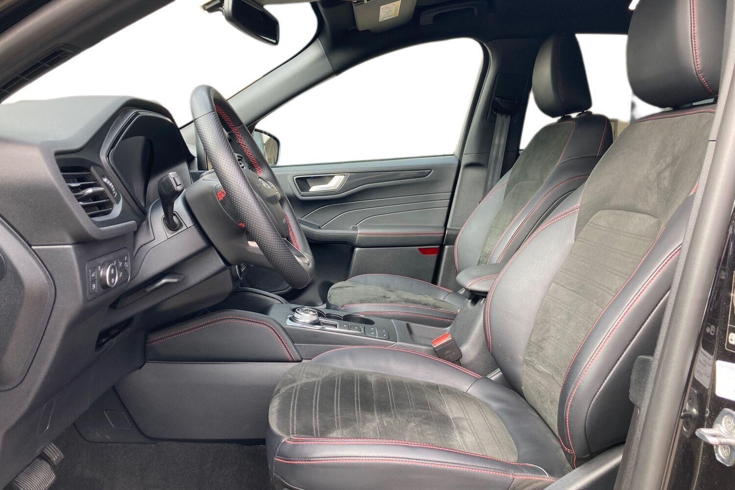 Billede af Ford Kuga 2,5 Plugin-hybrid ST-Line X CVT 225HK 5d Trinl. Gear