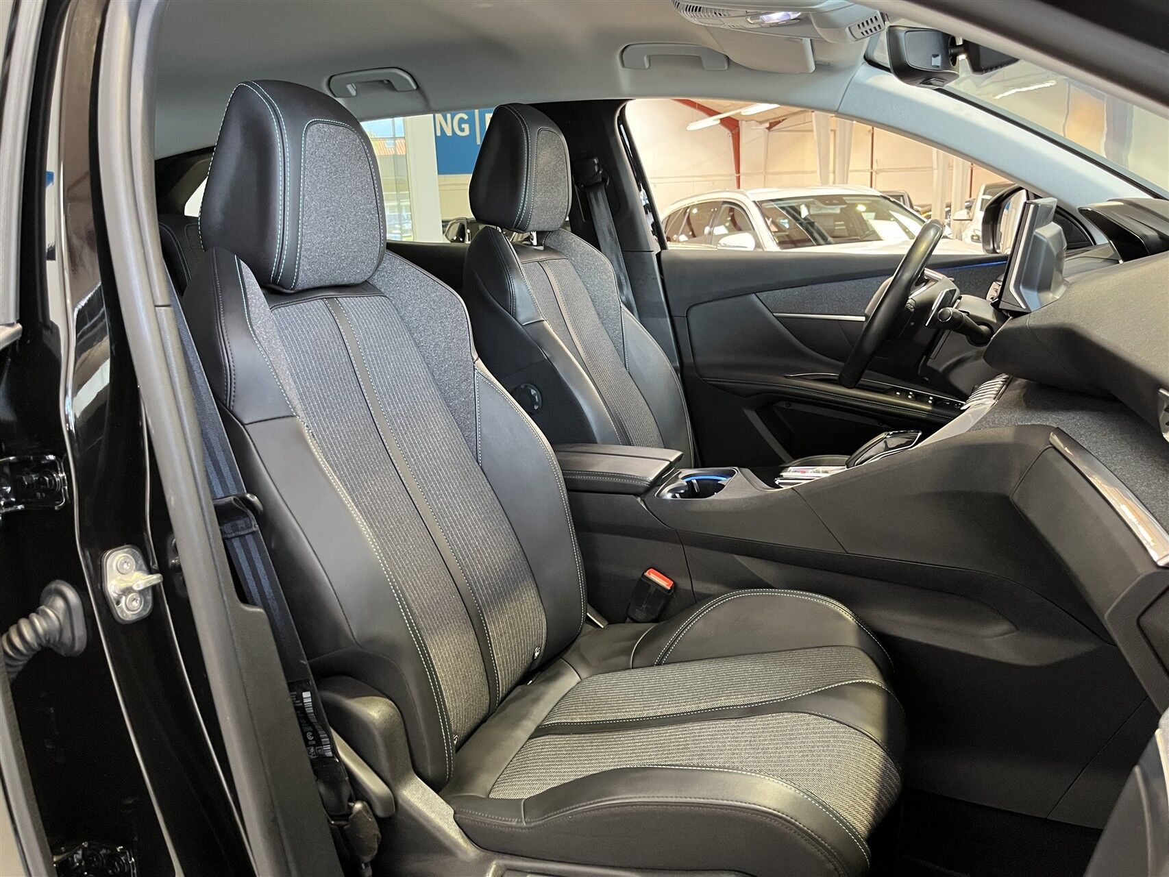 Billede af Peugeot 3008 1,6 PureTech  Plugin-hybrid Allure Pack EAT8 225HK 5d 8g Aut.