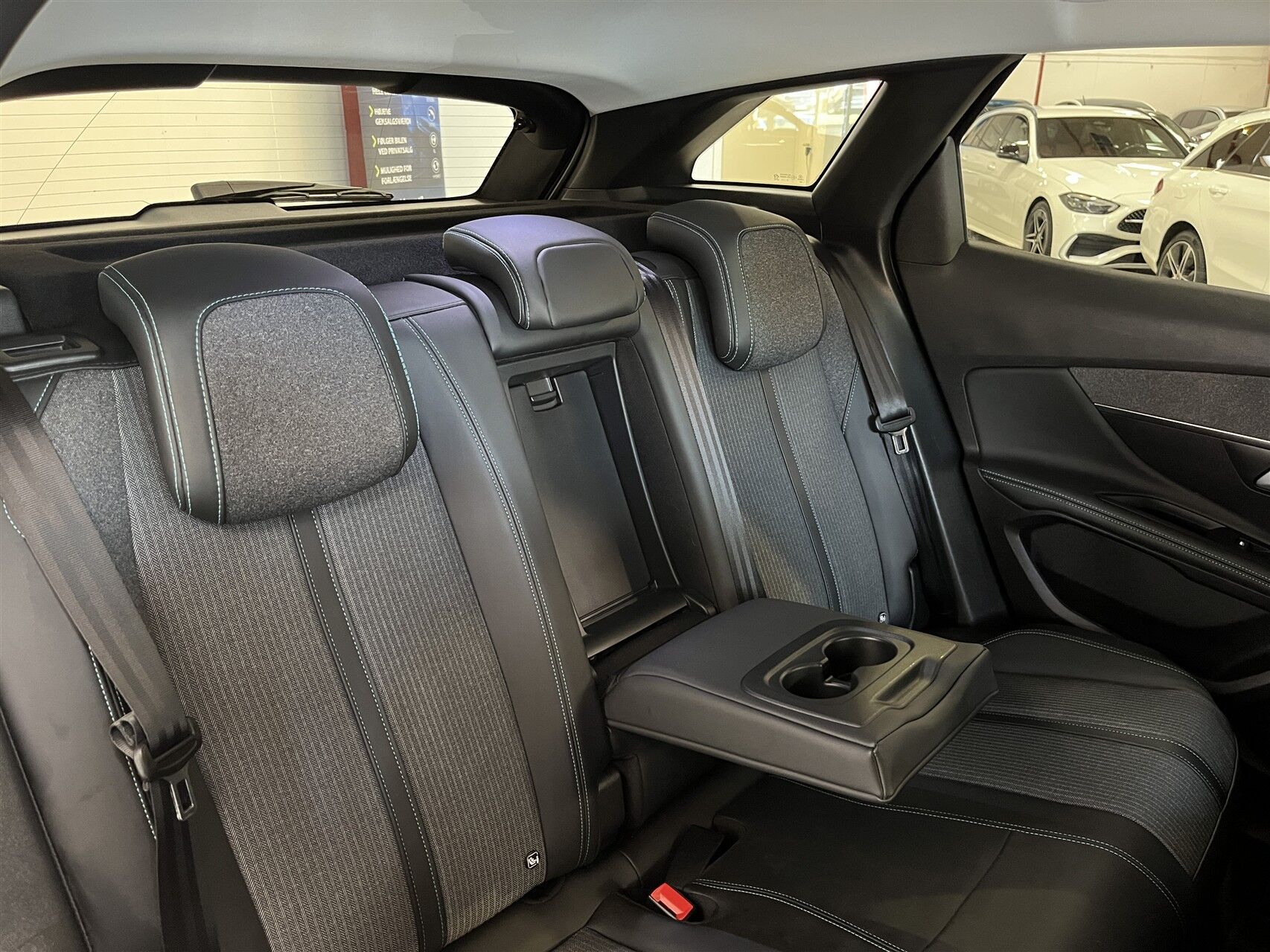 Billede af Peugeot 3008 1,6 PureTech  Plugin-hybrid Allure Pack EAT8 225HK 5d 8g Aut.