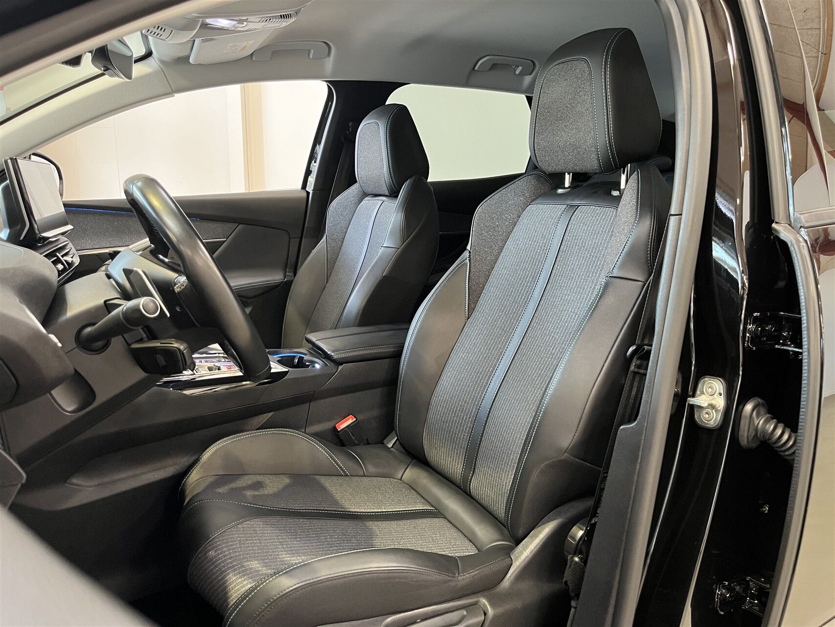 Billede af Peugeot 3008 1,6 PureTech  Plugin-hybrid Allure Pack EAT8 225HK 5d 8g Aut.