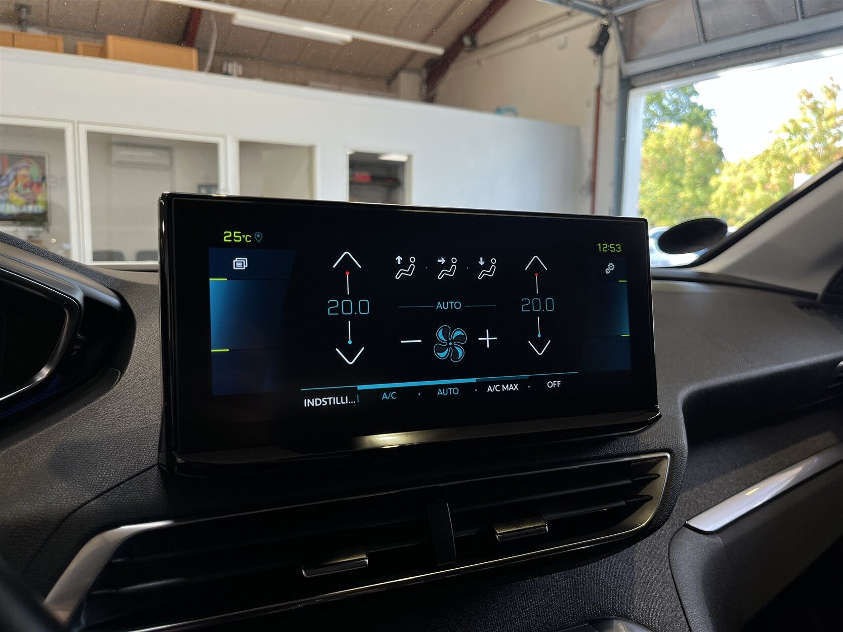 Billede af Peugeot 3008 1,6 PureTech  Plugin-hybrid Allure Pack EAT8 225HK 5d 8g Aut.