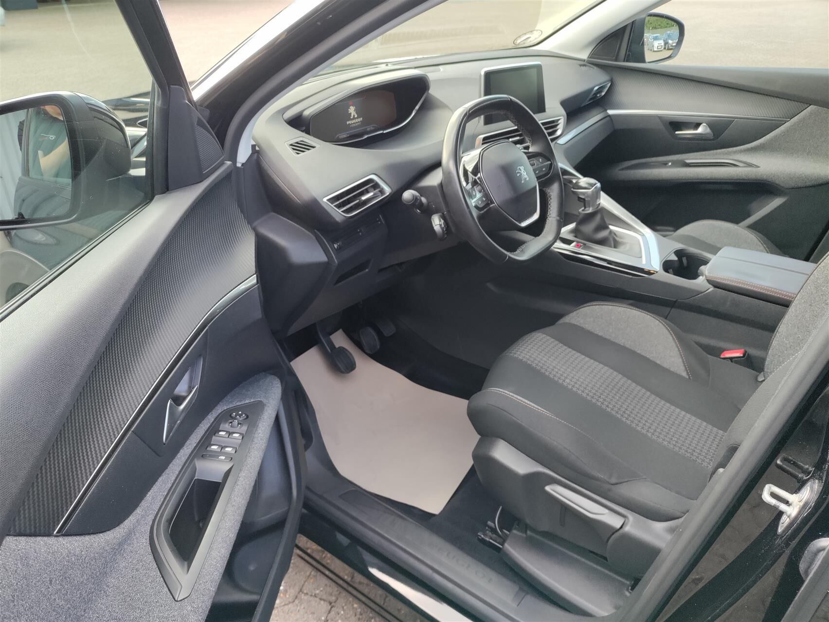 Billede af Peugeot 3008 1,2 e-THP Strike 130HK 5d 6g