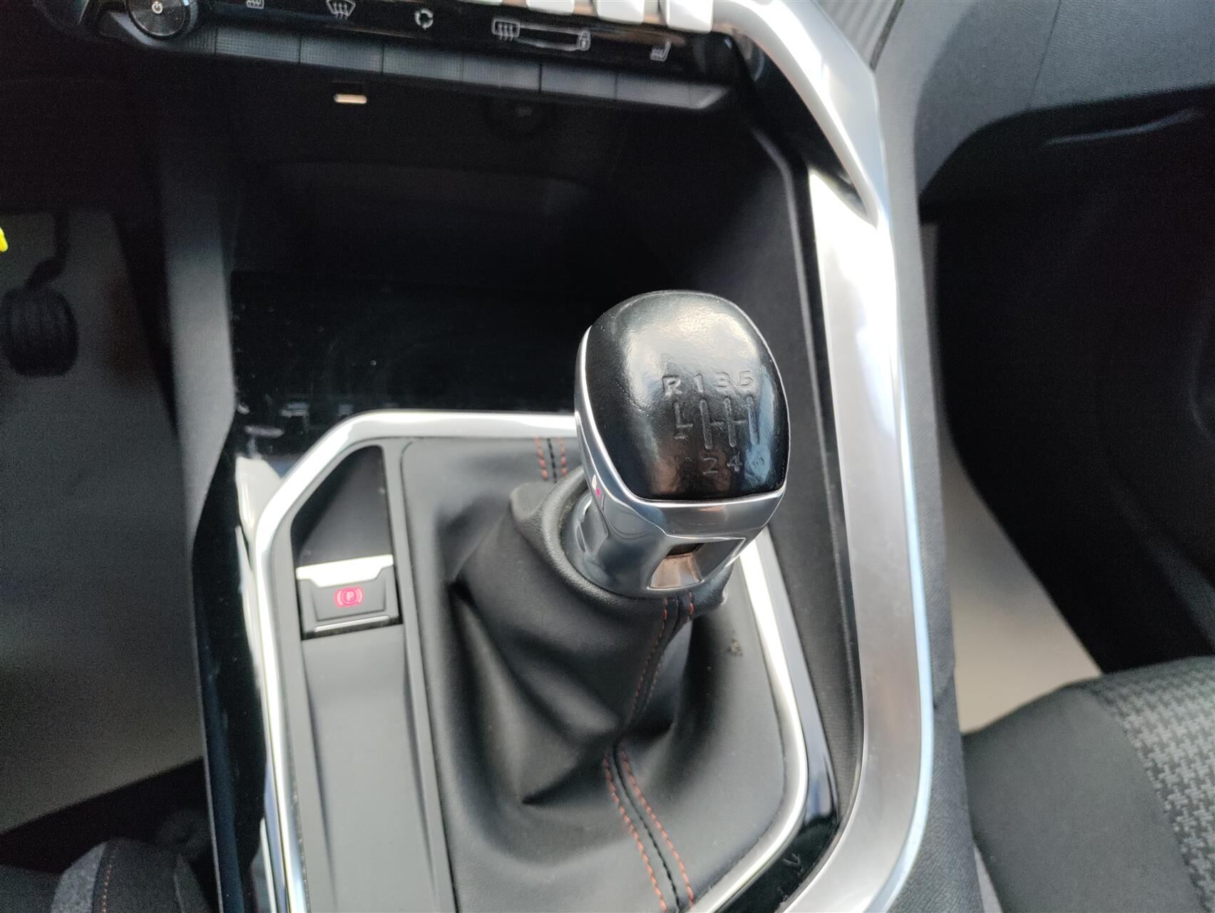 Billede af Peugeot 3008 1,2 e-THP Strike 130HK 5d 6g