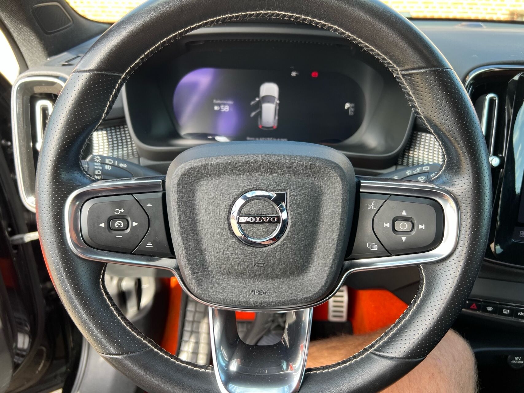 Billede af Volvo XC40 P8 Recharge Twin R-design AWD 408HK 5d Aut.