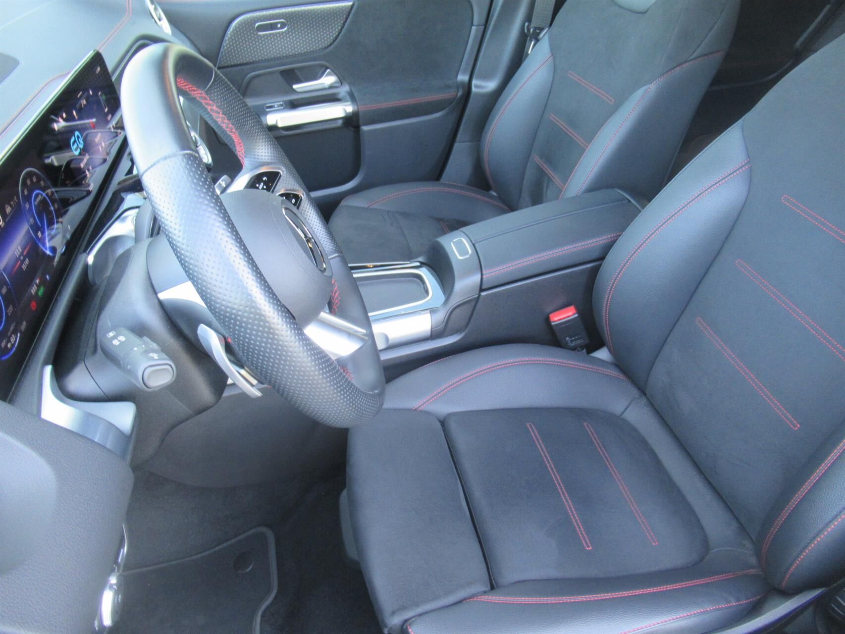 Billede af Mercedes-Benz EQB 250+ EL AMG Advance 190HK 5d Aut.
