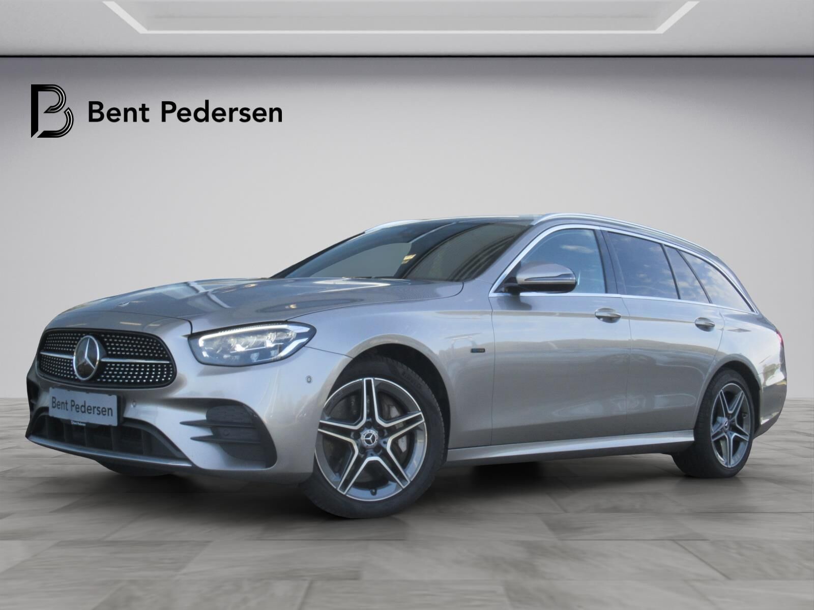 Billede af Mercedes-Benz E300 de T 2,0 Plugin-hybrid AMG Line 9G-Tronic 306HK Stc Aut.