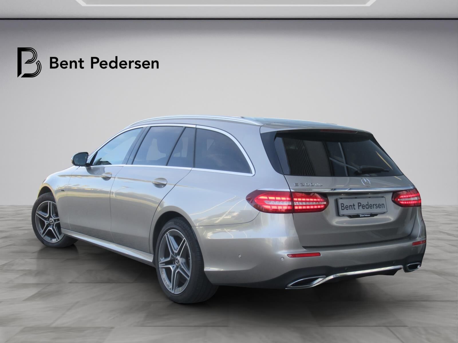 Billede af Mercedes-Benz E300 de T 2,0 Plugin-hybrid AMG Line 9G-Tronic 306HK Stc Aut.
