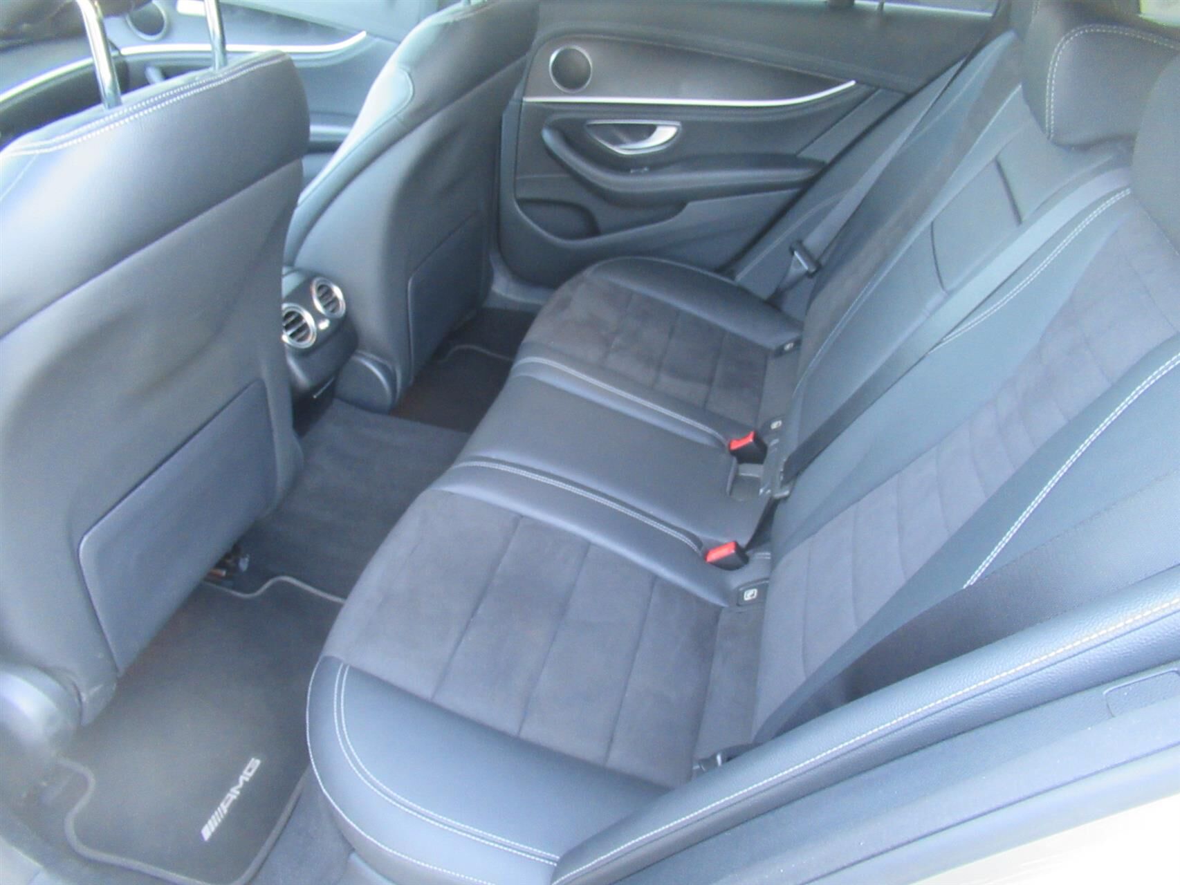 Billede af Mercedes-Benz E300 de T 2,0 Plugin-hybrid AMG Line 9G-Tronic 306HK Stc Aut.