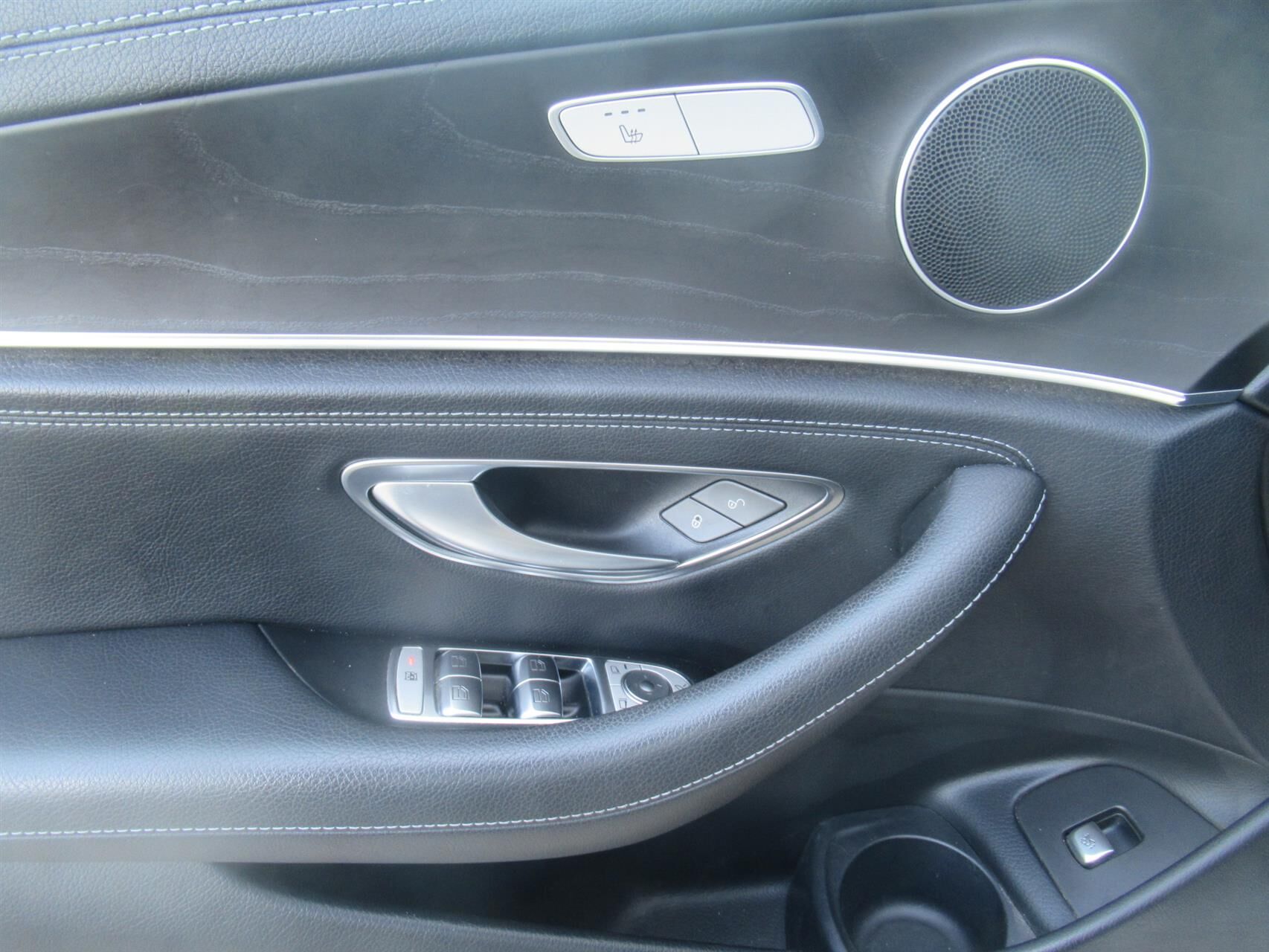 Billede af Mercedes-Benz E300 de T 2,0 Plugin-hybrid AMG Line 9G-Tronic 306HK Stc Aut.