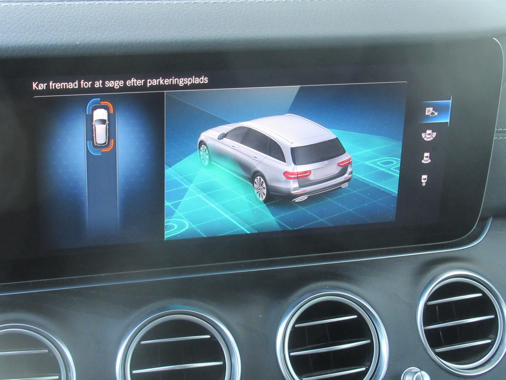 Billede af Mercedes-Benz E300 de T 2,0 Plugin-hybrid AMG Line 9G-Tronic 306HK Stc Aut.