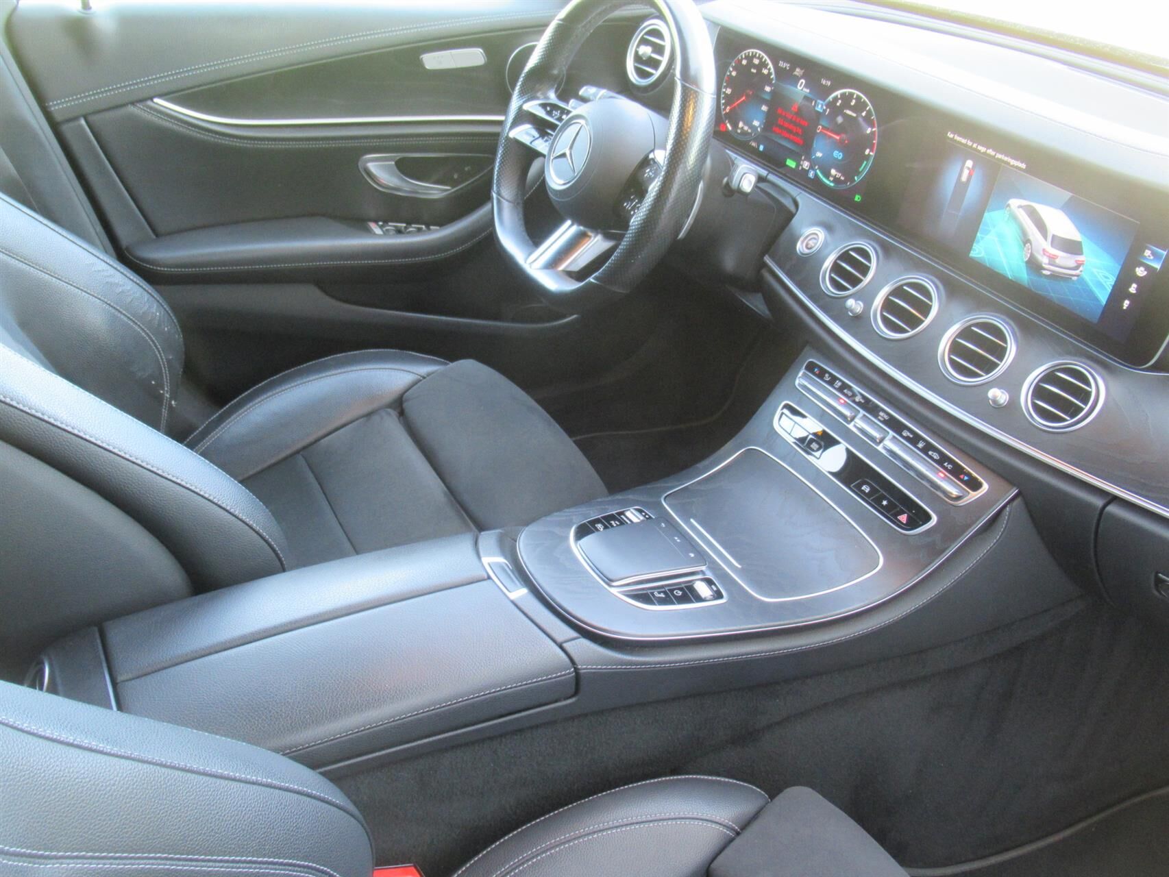 Billede af Mercedes-Benz E300 de T 2,0 Plugin-hybrid AMG Line 9G-Tronic 306HK Stc Aut.
