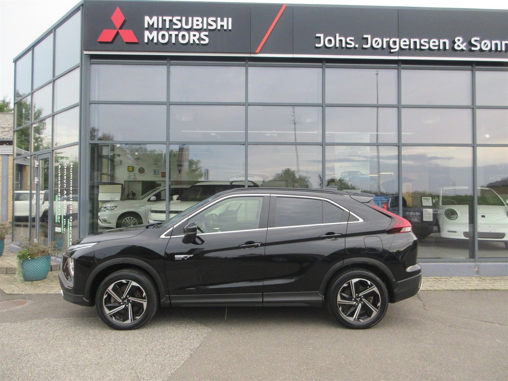 Billede af Mitsubishi Eclipse Cross 2,4 Plugin-hybrid Sport Tech 4WD 188HK 5d Trinl. Gear