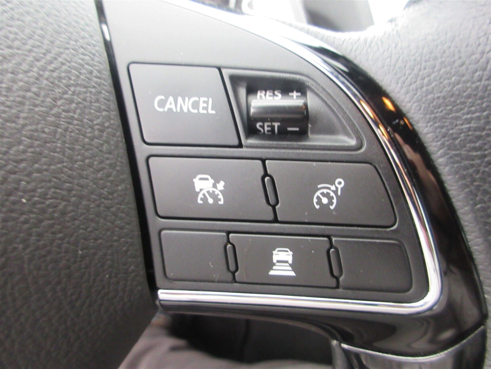 Billede af Mitsubishi Eclipse Cross 2,4 Plugin-hybrid Sport Tech 4WD 188HK 5d Trinl. Gear