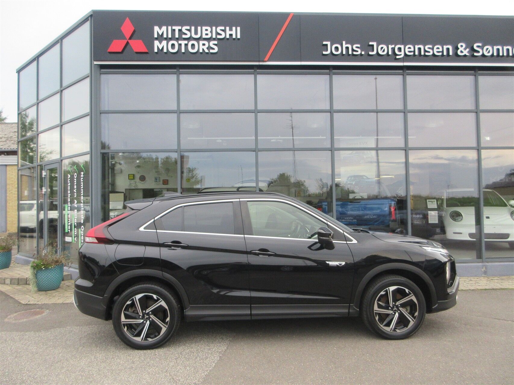 Billede af Mitsubishi Eclipse Cross 2,4 Plugin-hybrid Sport Tech 4WD 188HK 5d Trinl. Gear