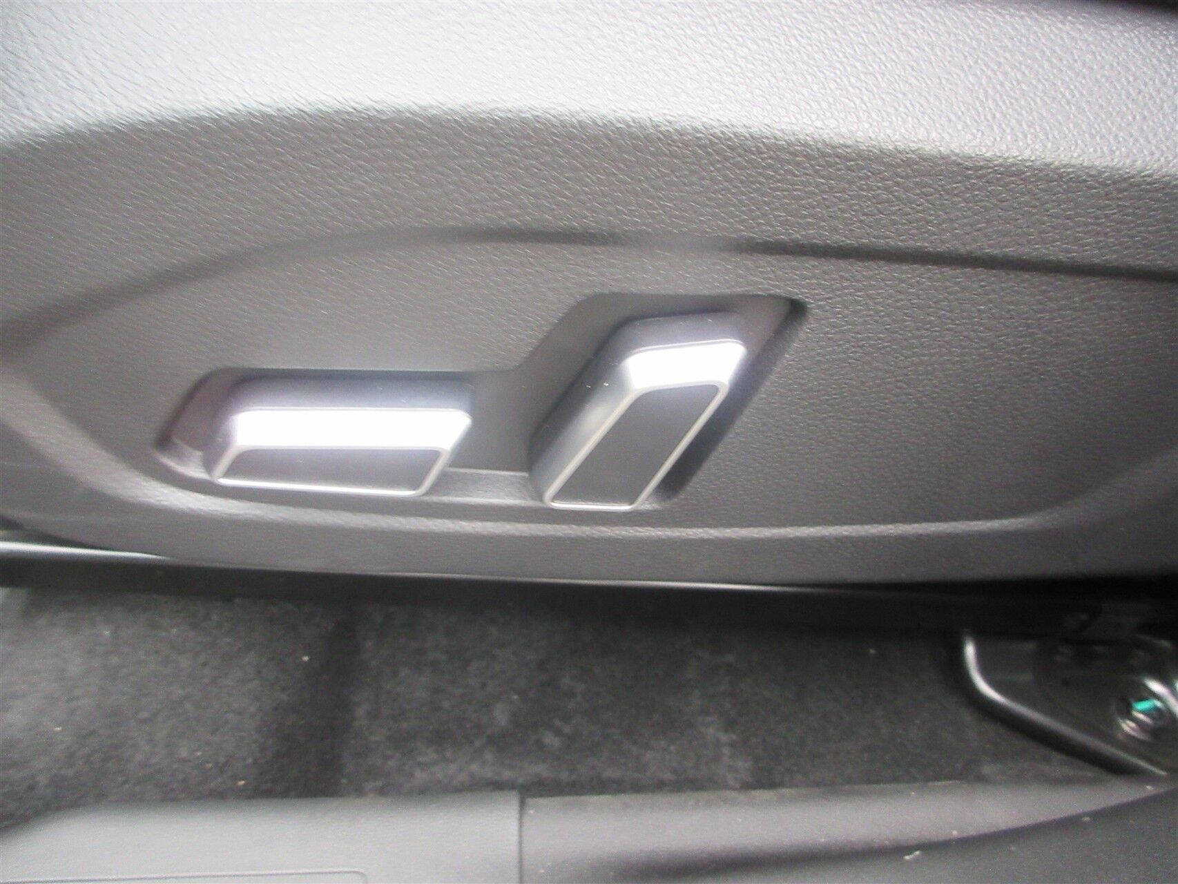 Billede af Navor E5 1,5 Plugin-hybrid Rock E-CVT 218HK 5d Aut.